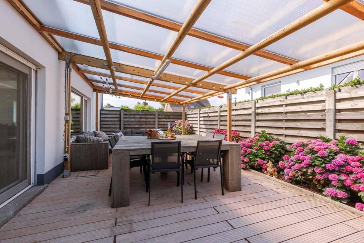 Spacious house with garden and parking
