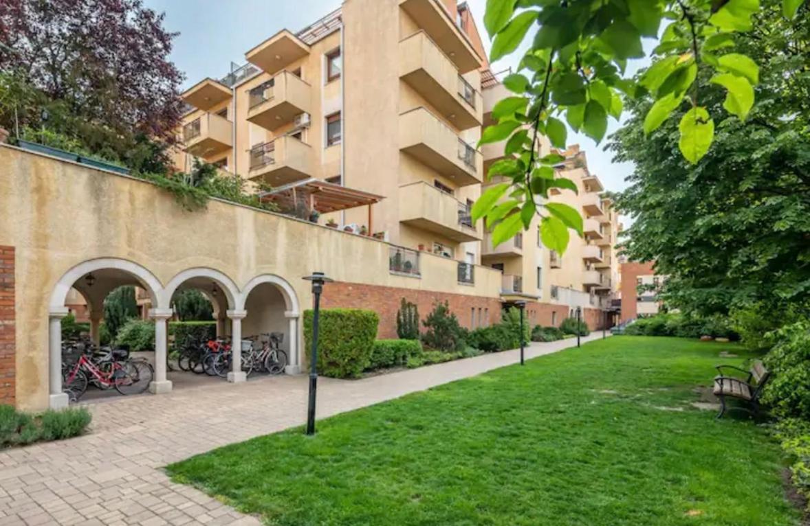 Aurora Residence