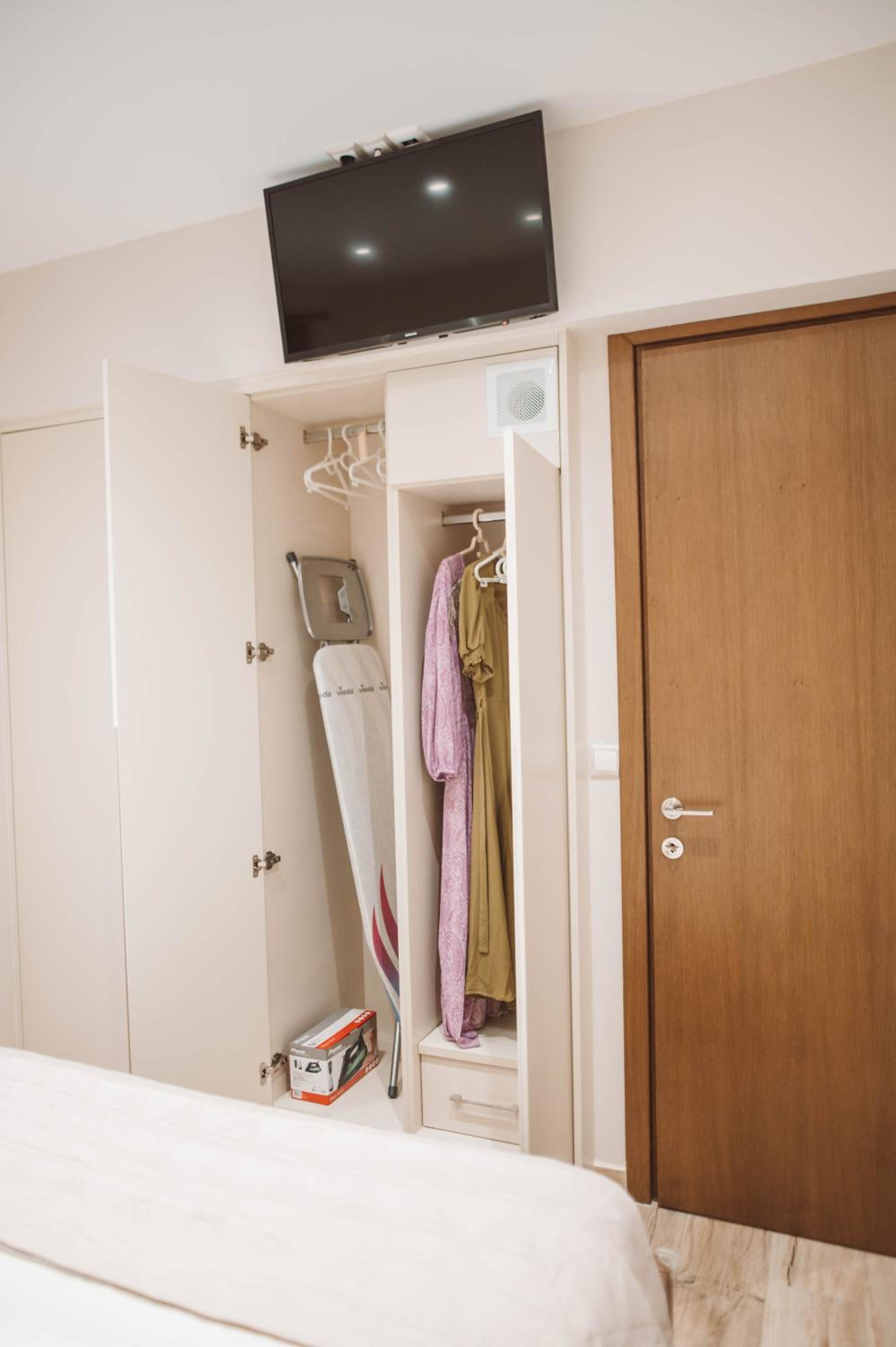 Niotis House - Elegance & comfort in the city photo 2