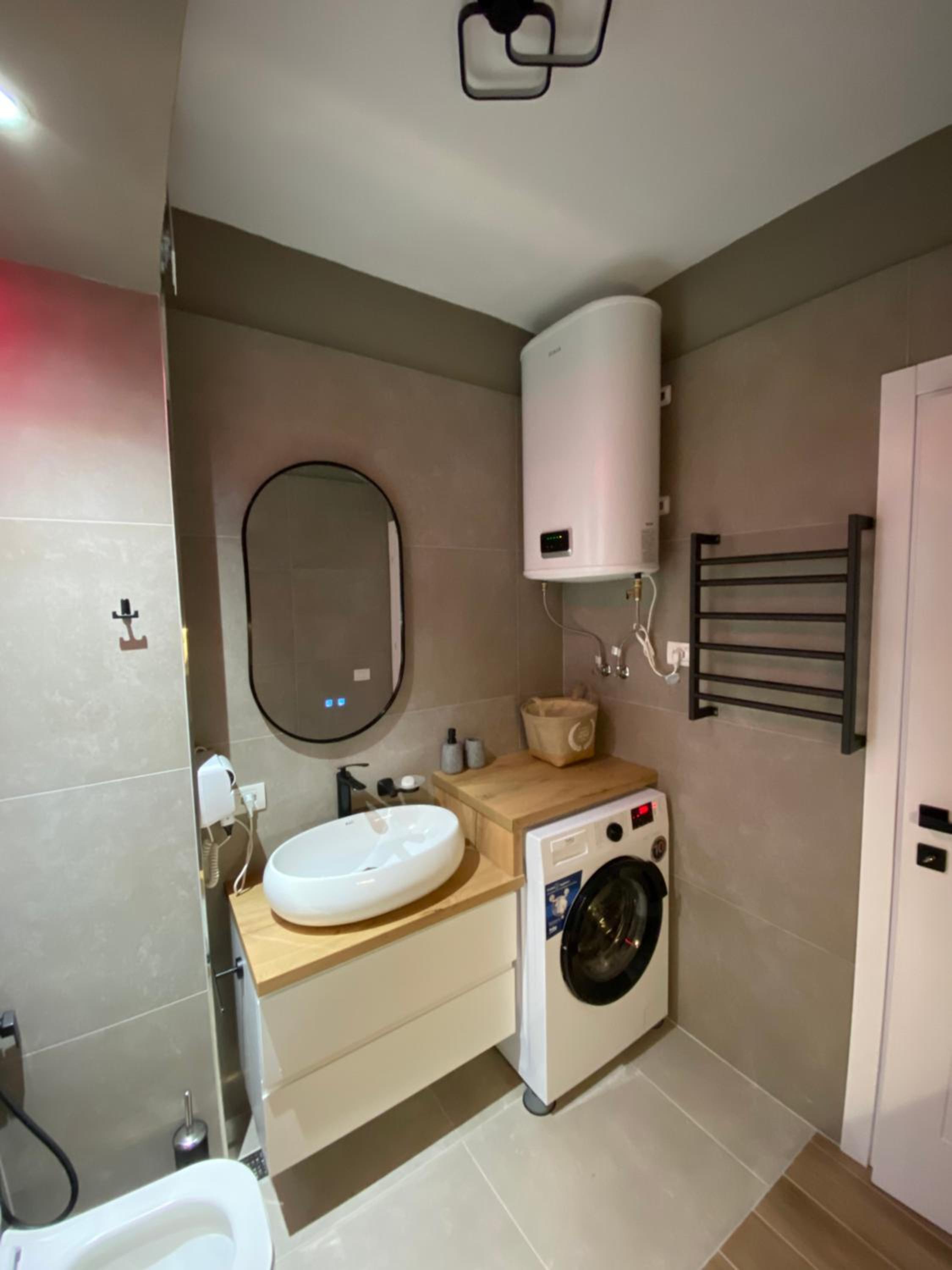 En's Beach Apartment (Two Steps From The Sea) Luxury Apartment in Mali i Robit, GOLEM