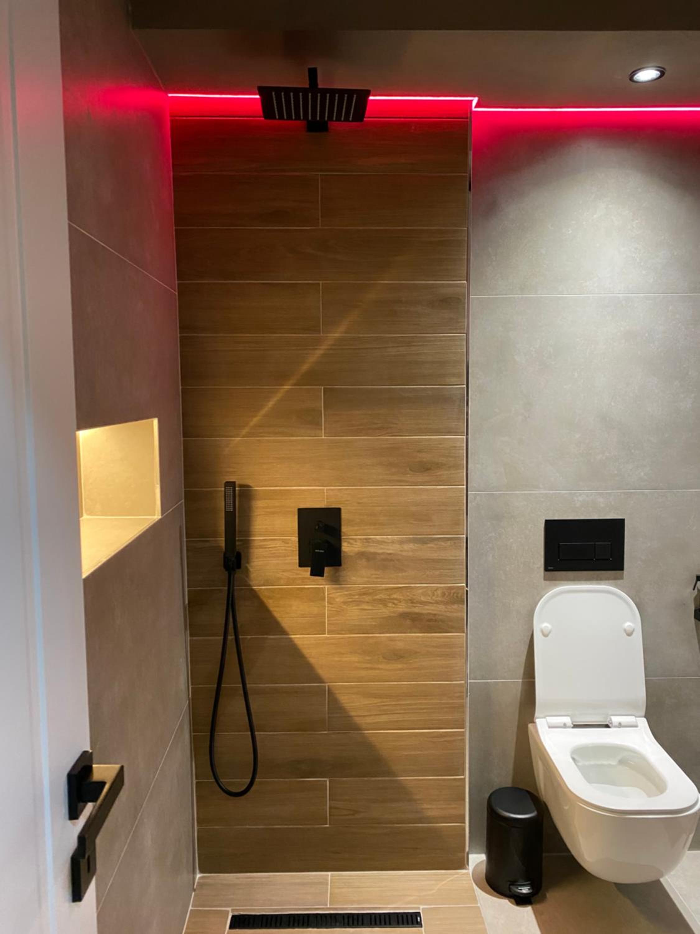 En's Beach Apartment (Two Steps From The Sea) Luxury Apartment in Mali i Robit, GOLEM