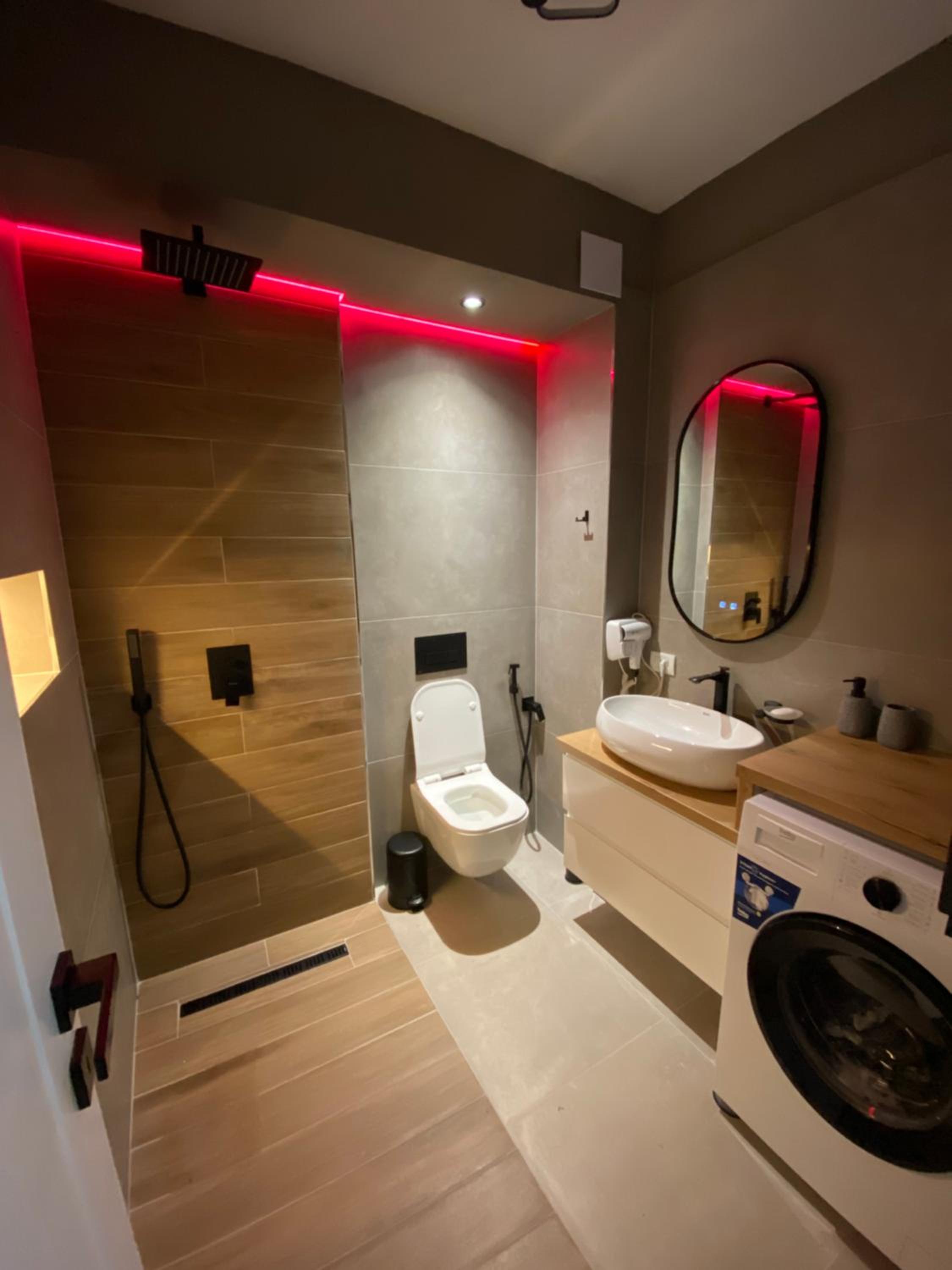 En's Beach Apartment (Two Steps From The Sea) Luxury Apartment in Mali i Robit, GOLEM