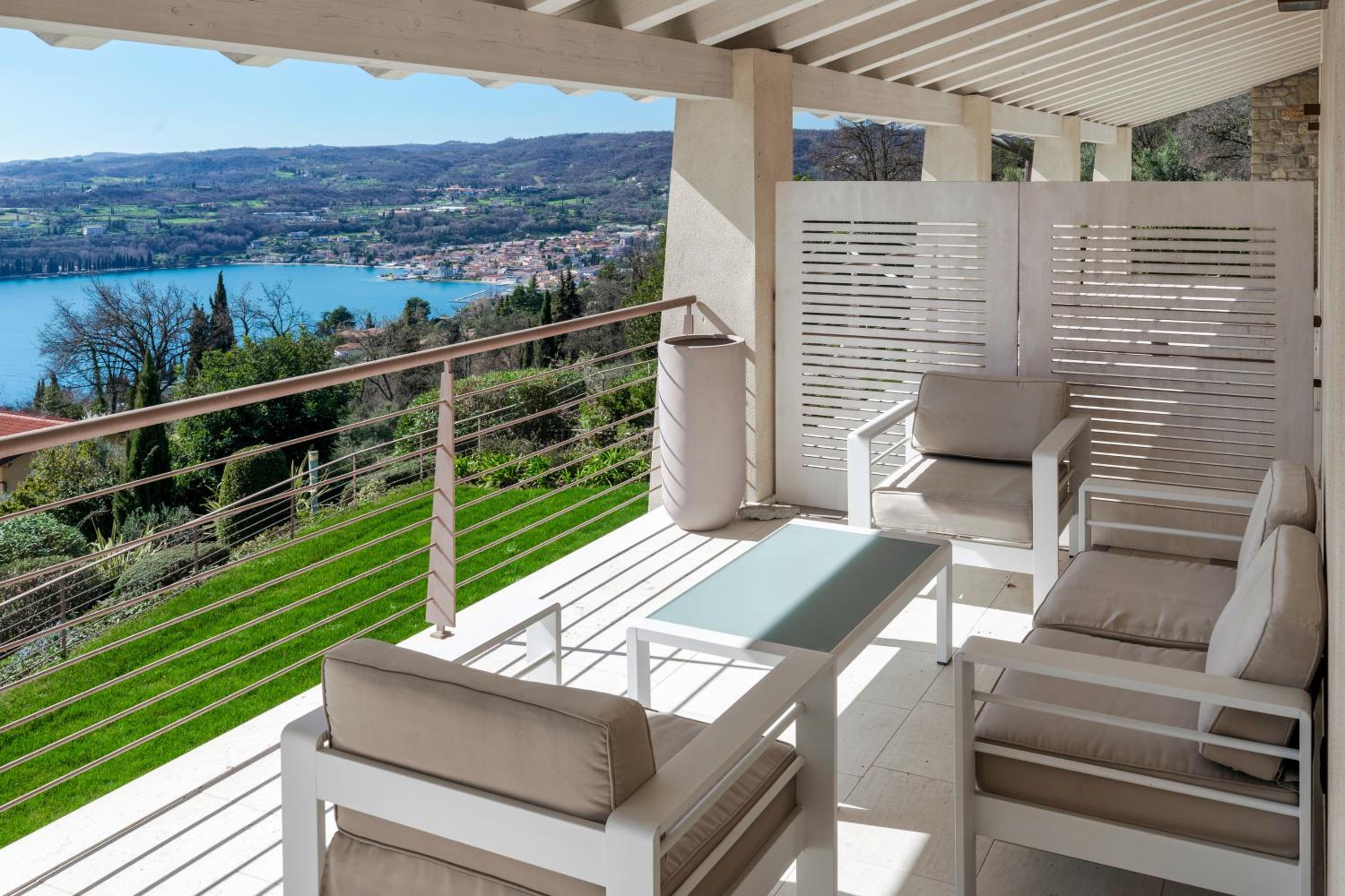 WOW - amazing lake view! view 5