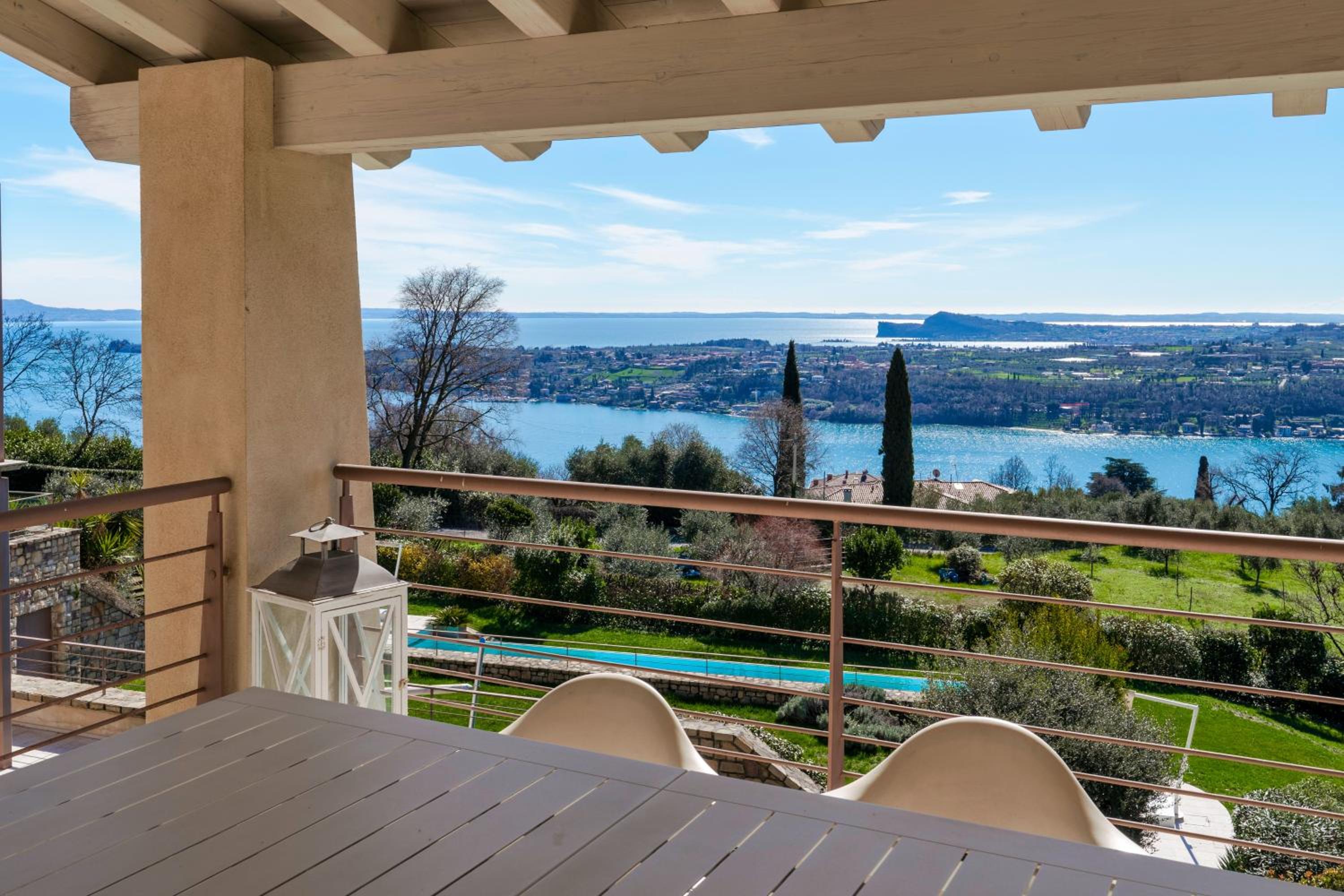 WOW - amazing lake view! view 4