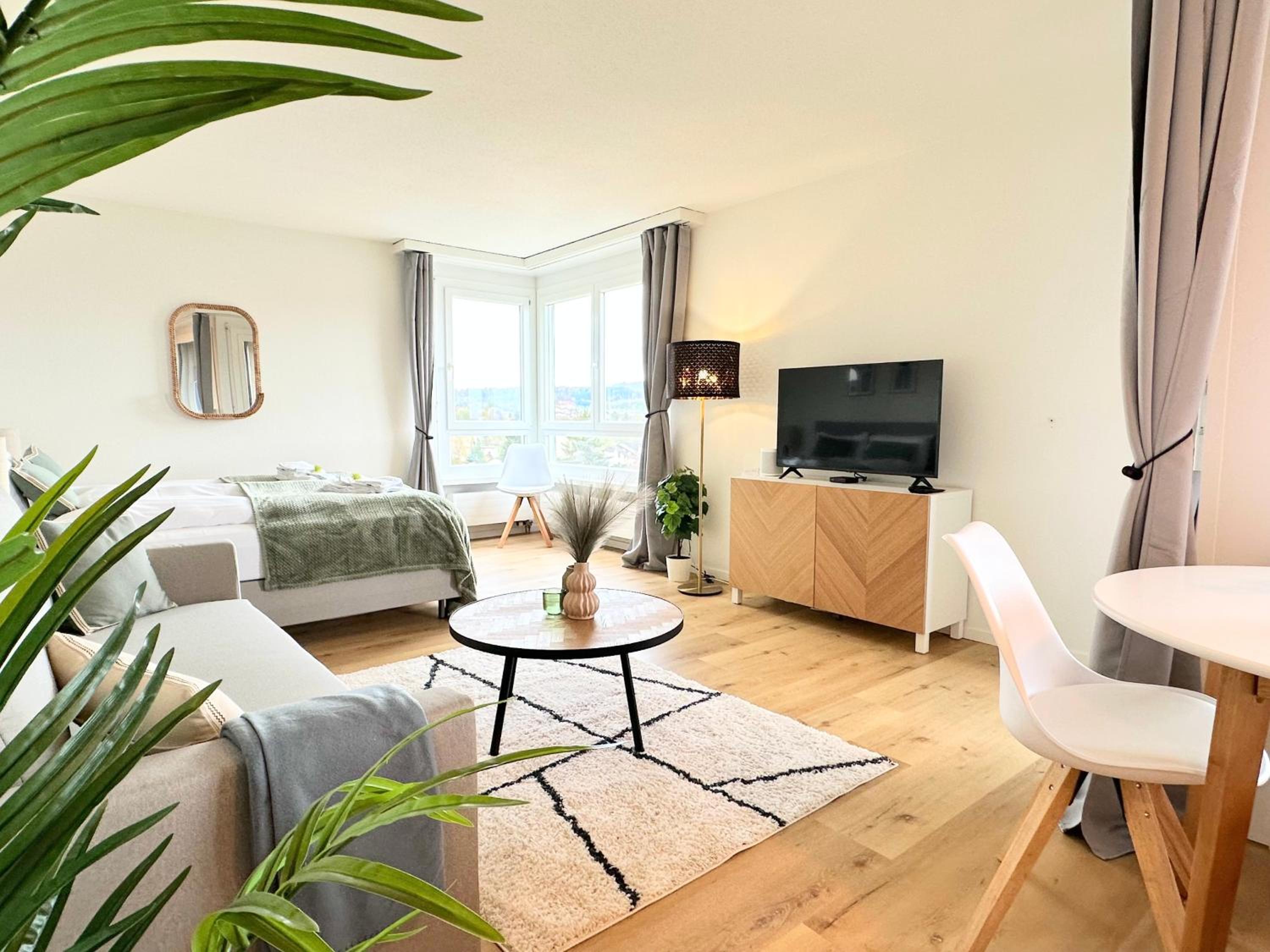 STAYY Sky Studio near Limmattal Hospital - contactless check-in
