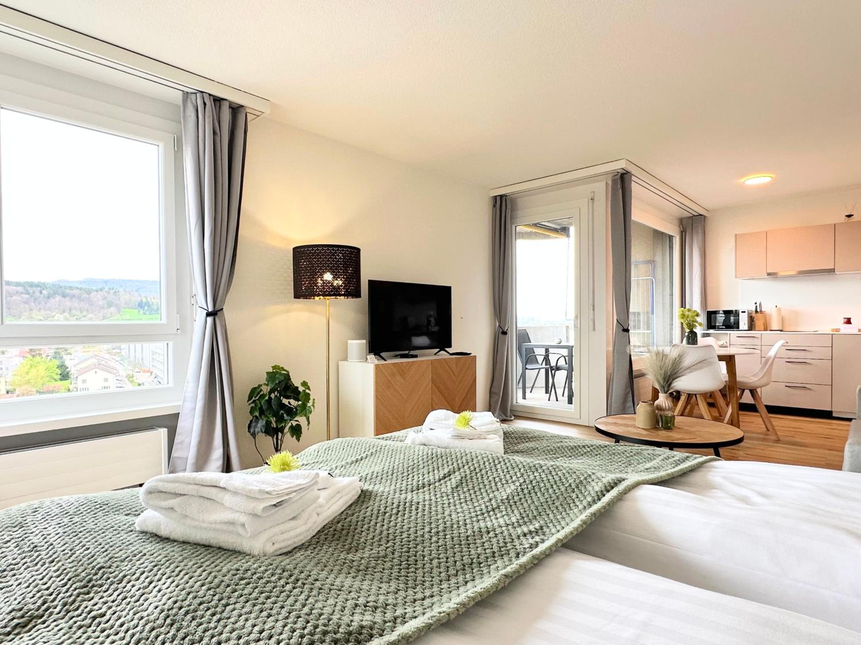 STAYY Sky Studio near Limmattal Hospital - contactless check-in