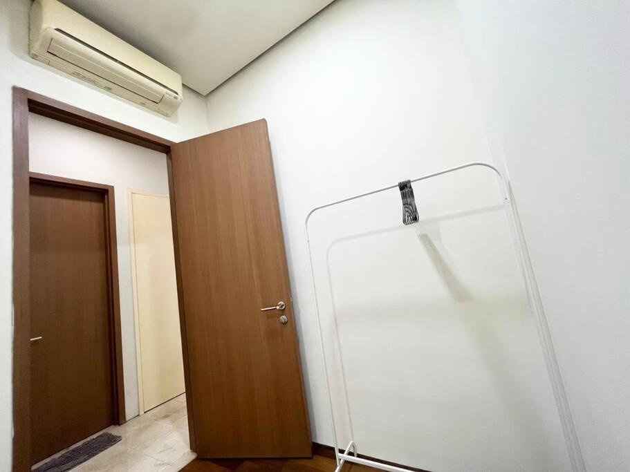 5-8mins to Aquaria KLCC/KL Convention Ctre, 2 Beds