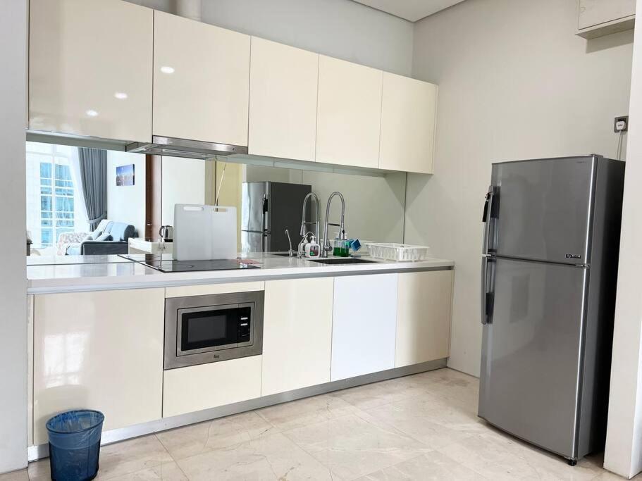 5-8mins to Aquaria KLCC/KL Convention Ctre, 2 Beds