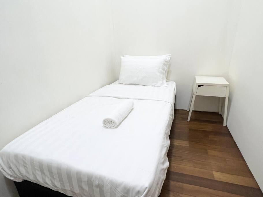 5-8mins to Aquaria KLCC/KL Convention Ctre, 2 Beds