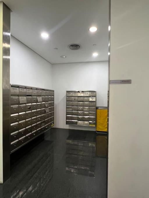 5-8mins to Aquaria KLCC/KL Convention Ctre, 2 Beds