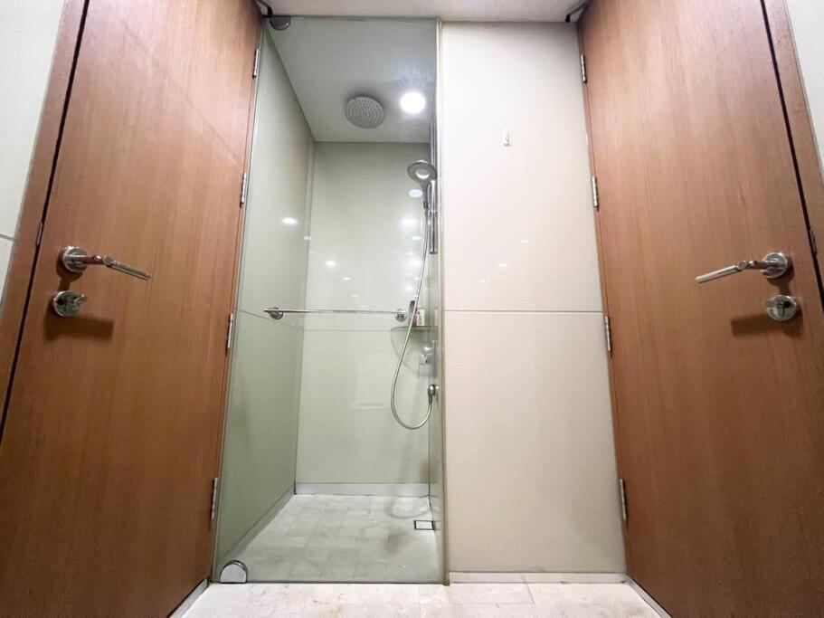 5-8mins to Aquaria KLCC/KL Convention Ctre, 2 Beds