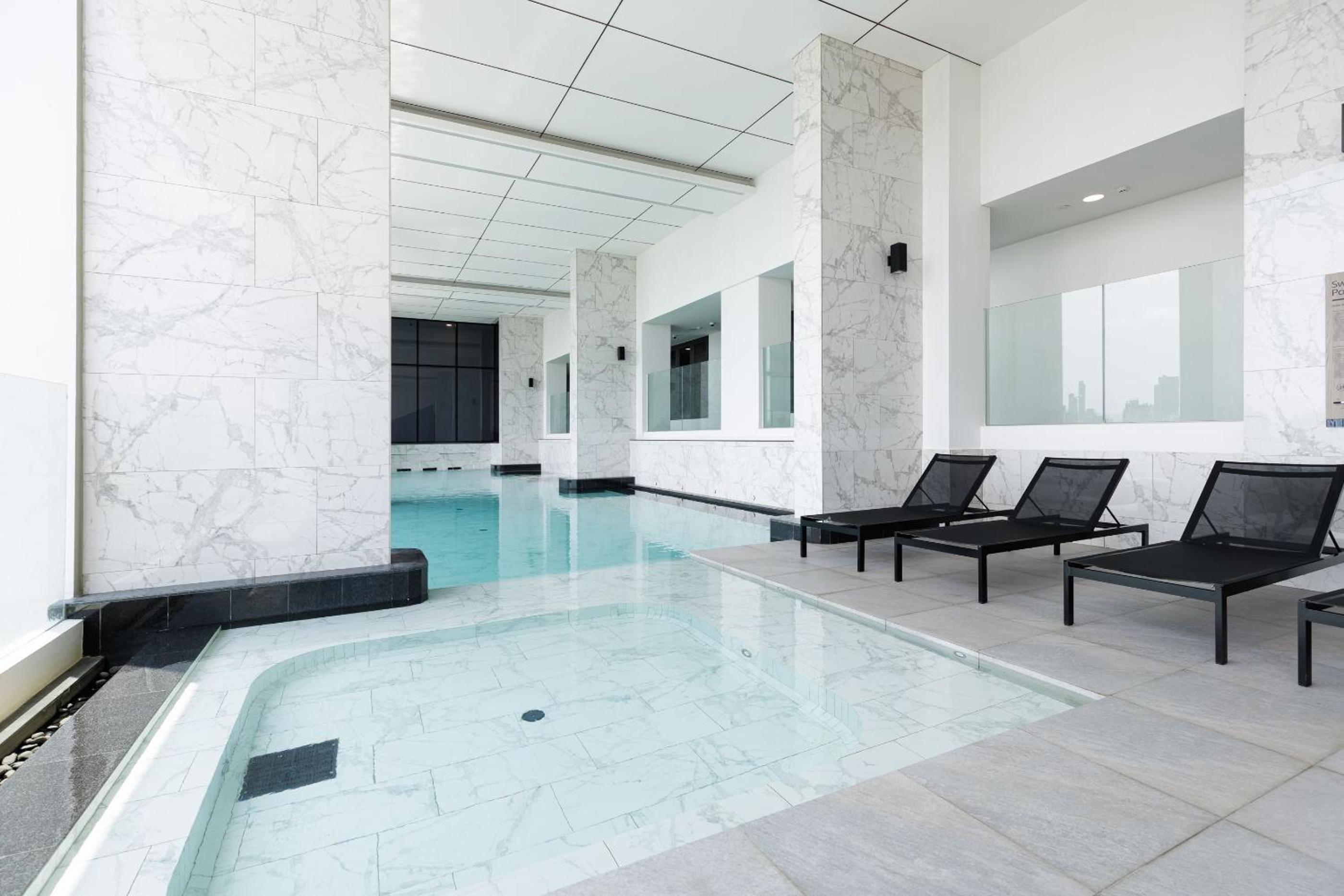 Loft Pool Superior Suite Near jodd Night Market 500mbps Wi-Fi Twin