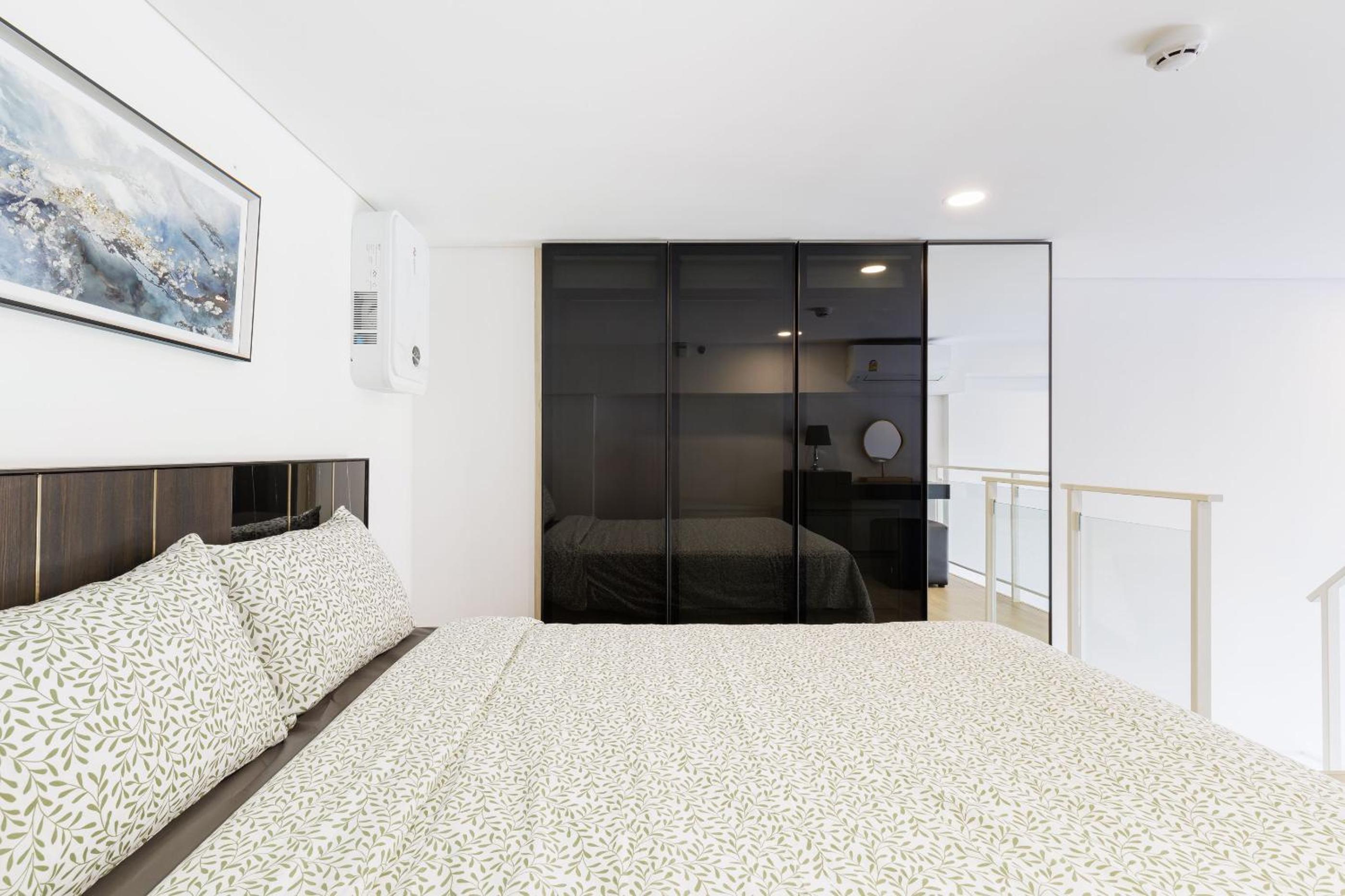 Loft Pool Superior Suite Near jodd Night Market 500mbps Wi-Fi Twin