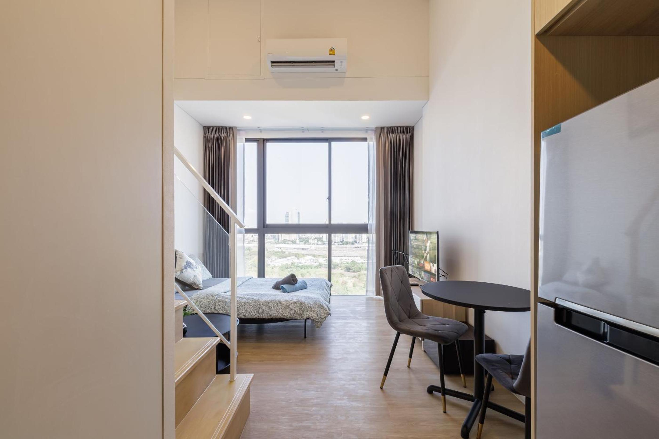 Loft Pool Superior Suite Near jodd Night Market 500mbps Wi-Fi Twin