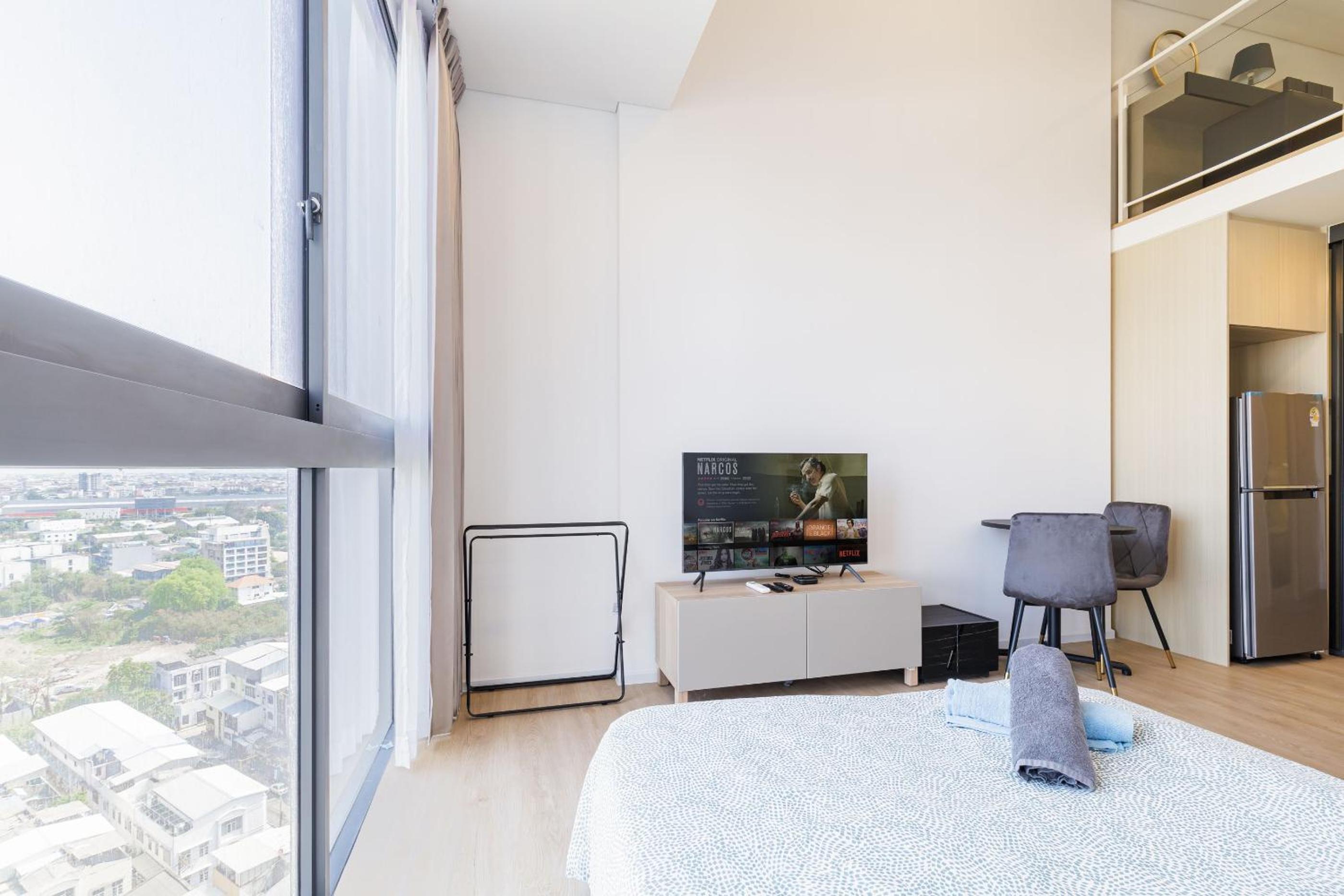 Loft Pool Superior Suite Near jodd Night Market 500mbps Wi-Fi Twin