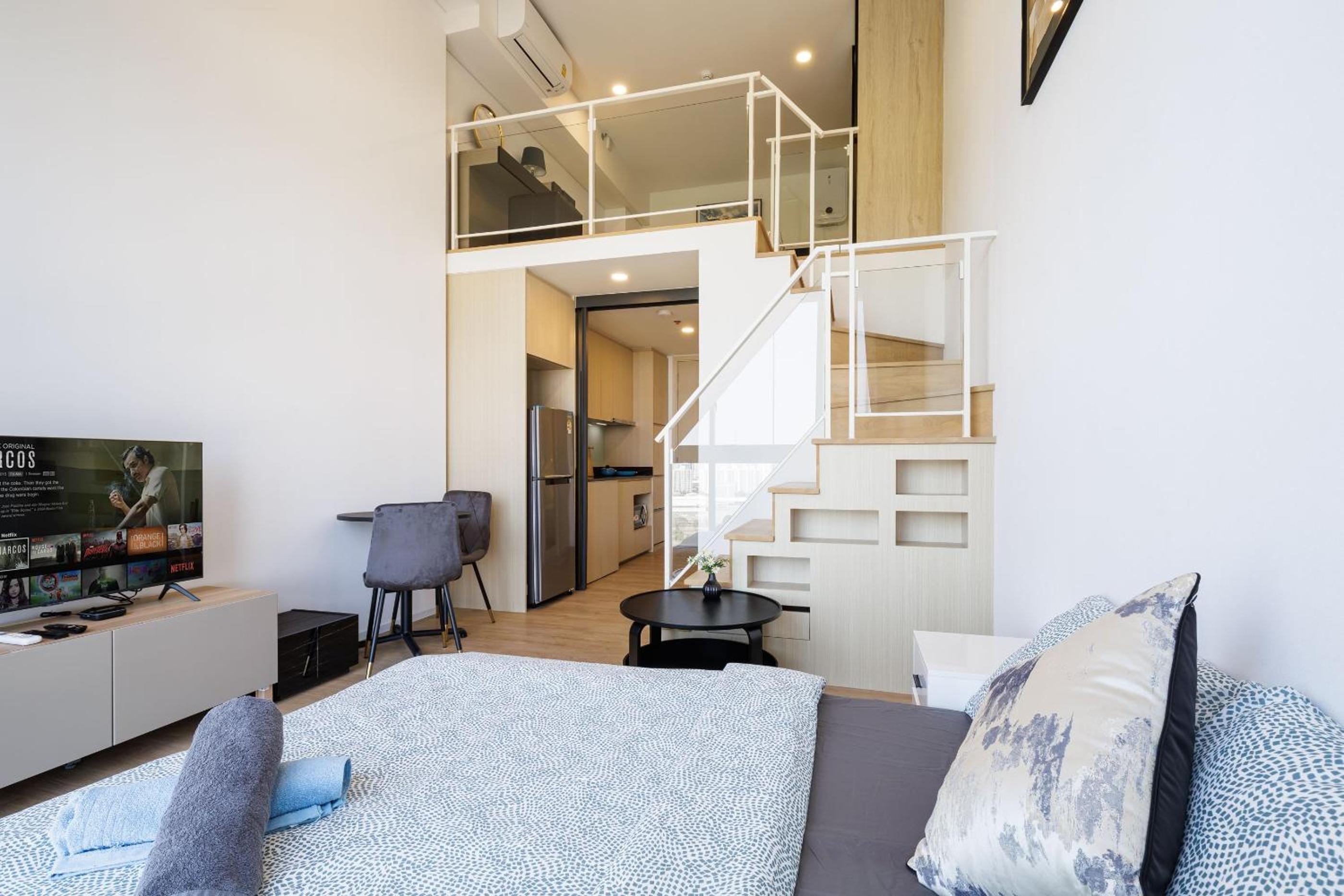 Loft Pool Superior Suite Near jodd Night Market 500mbps Wi-Fi Twin