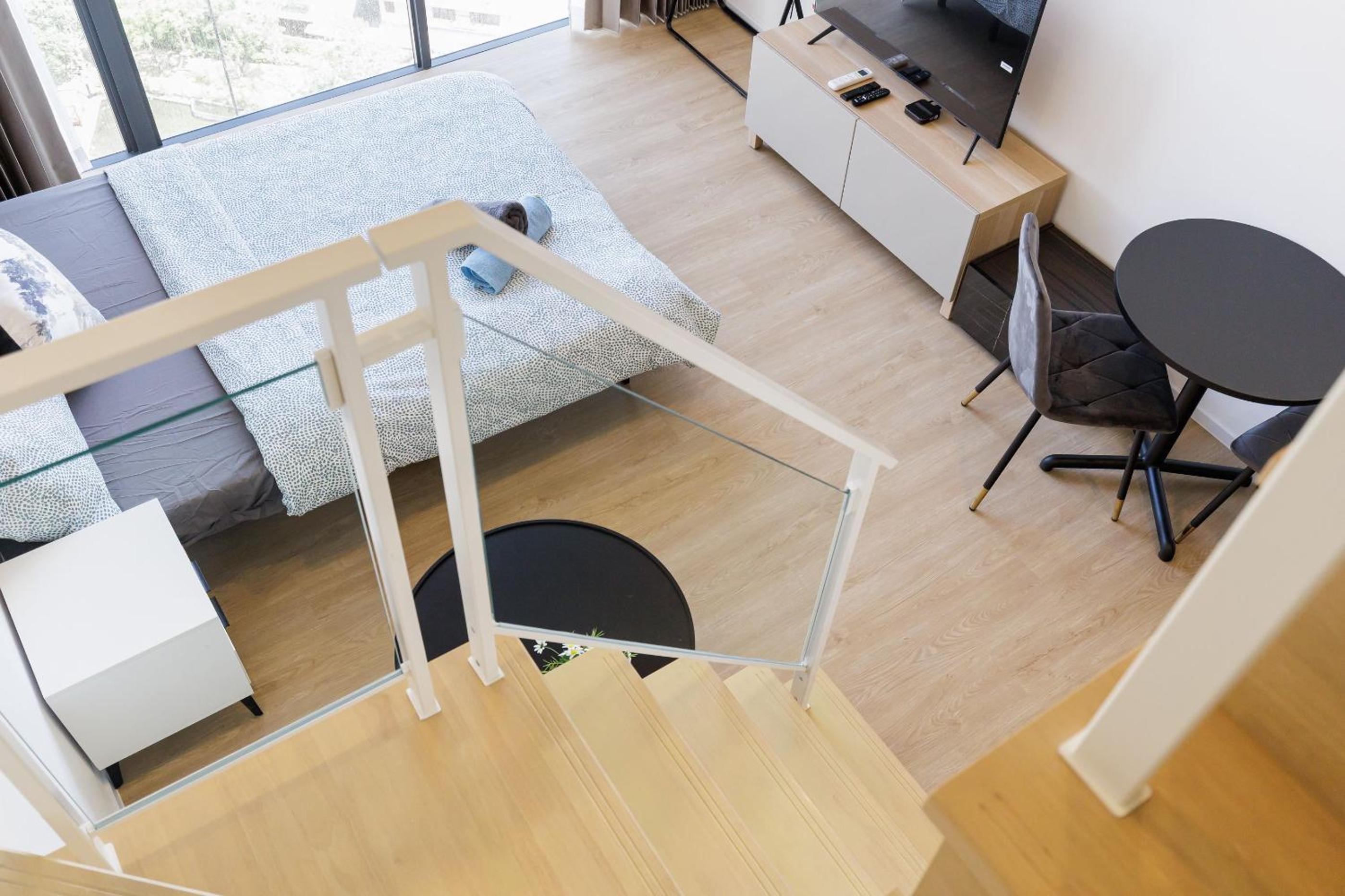 Loft Pool Superior Suite Near jodd Night Market 500mbps Wi-Fi Twin