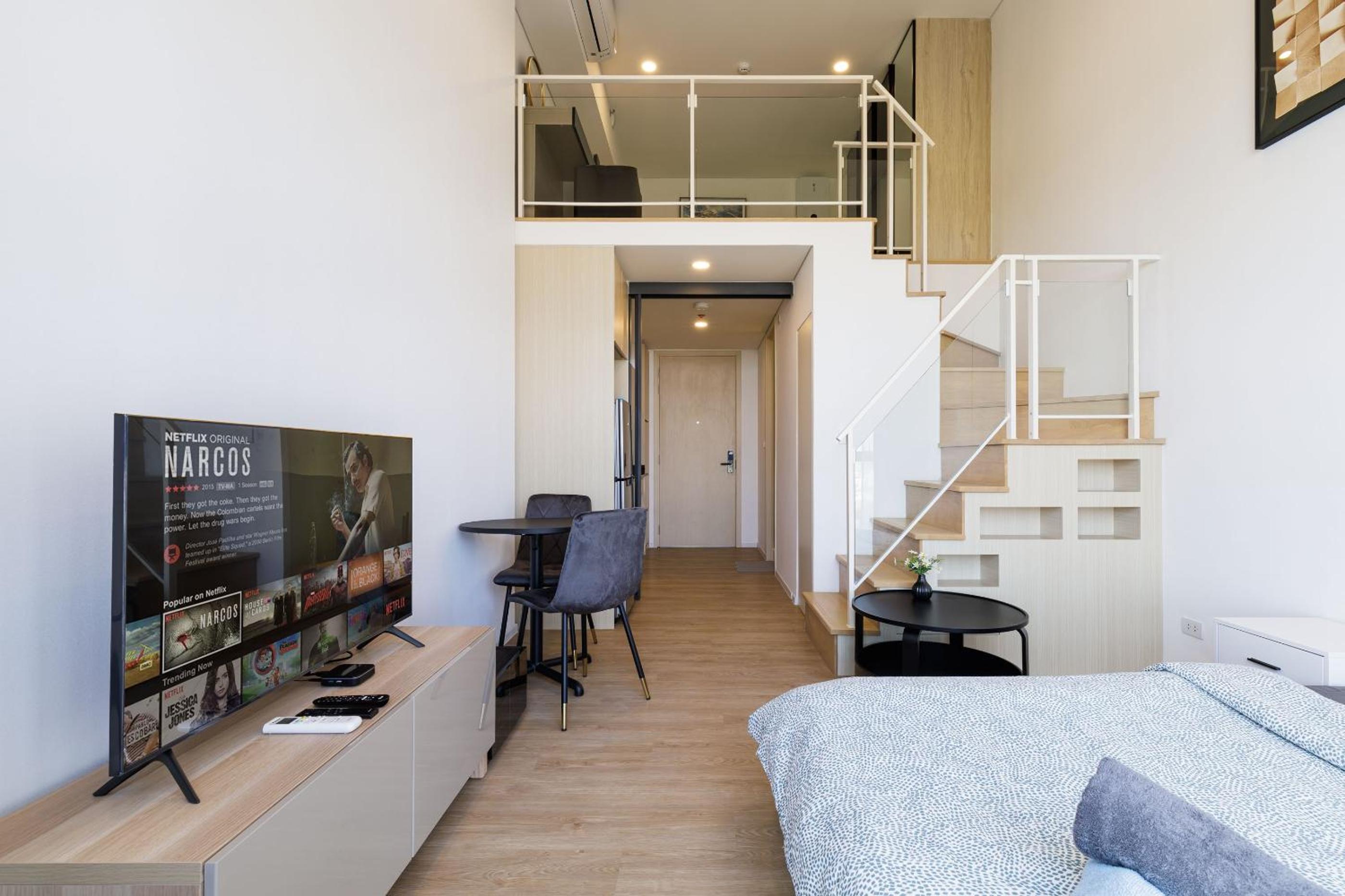 Loft Pool Superior Suite Near jodd Night Market 500mbps Wi-Fi Twin