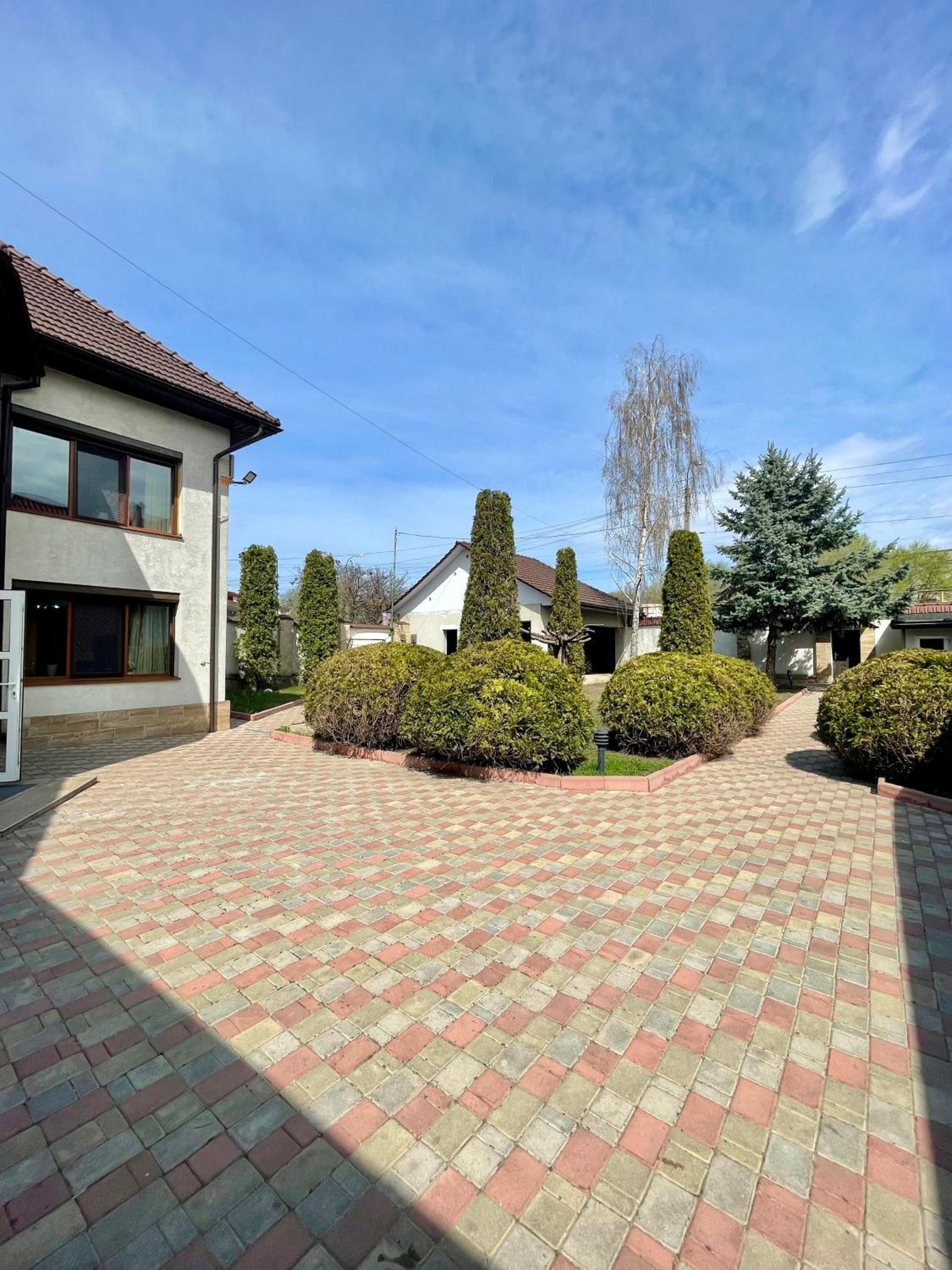 Grand Villa in City Centre