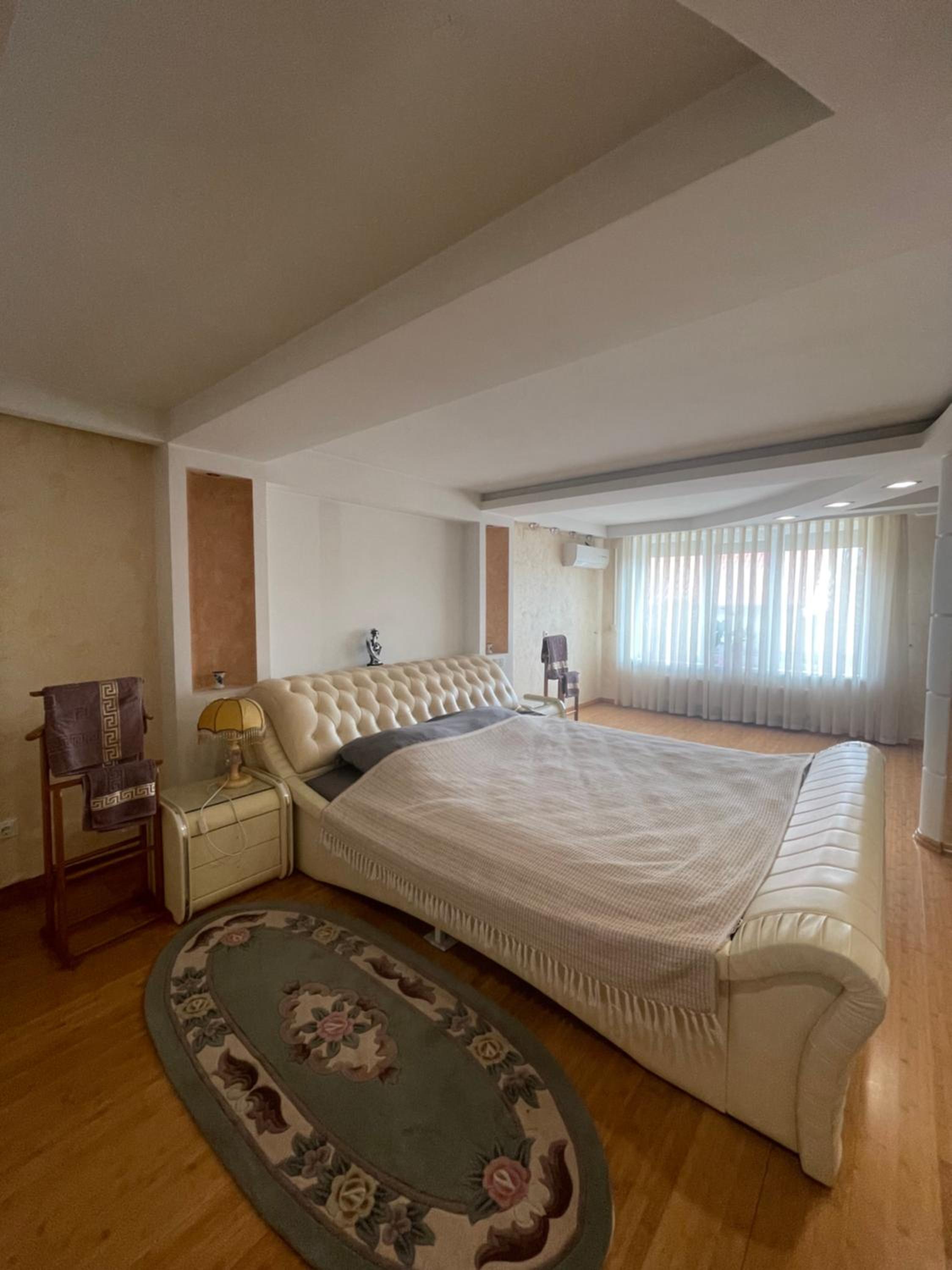 Grand Villa in City Centre