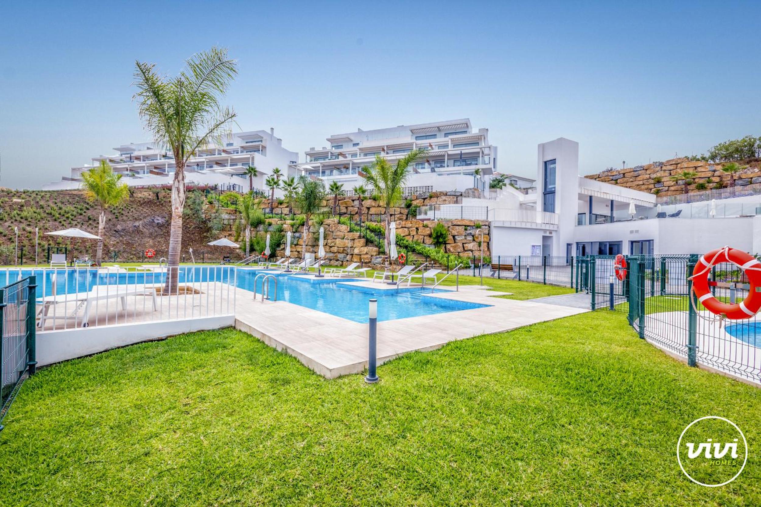 ViVi Homes - The Heights Pool, Gym, Sauna, Terrace & Sea View