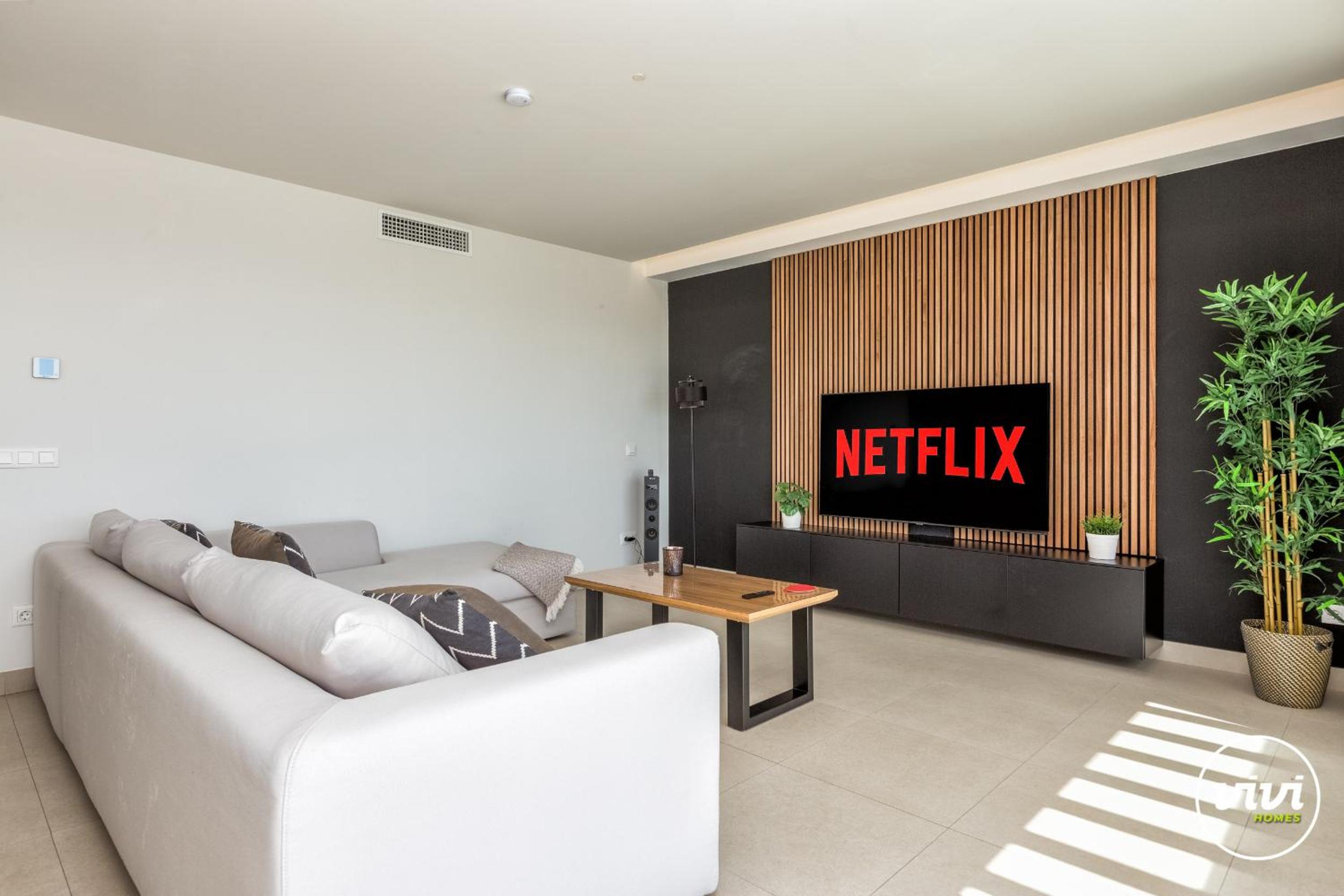 ViVi Homes - The Heights Pool, Gym, Sauna, Terrace & Sea View
