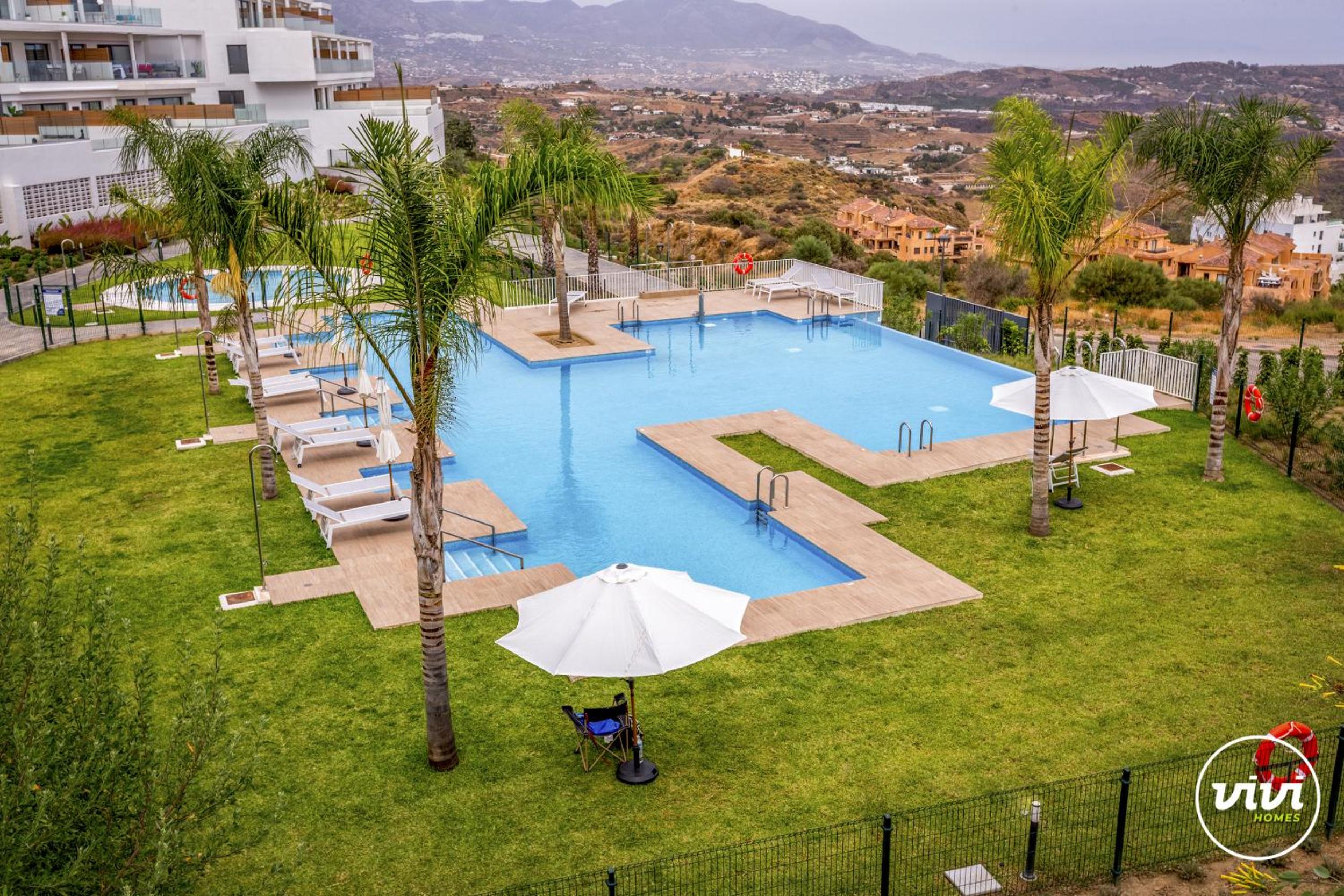 ViVi Homes - The Heights Pool, Gym, Sauna, Terrace & Sea View