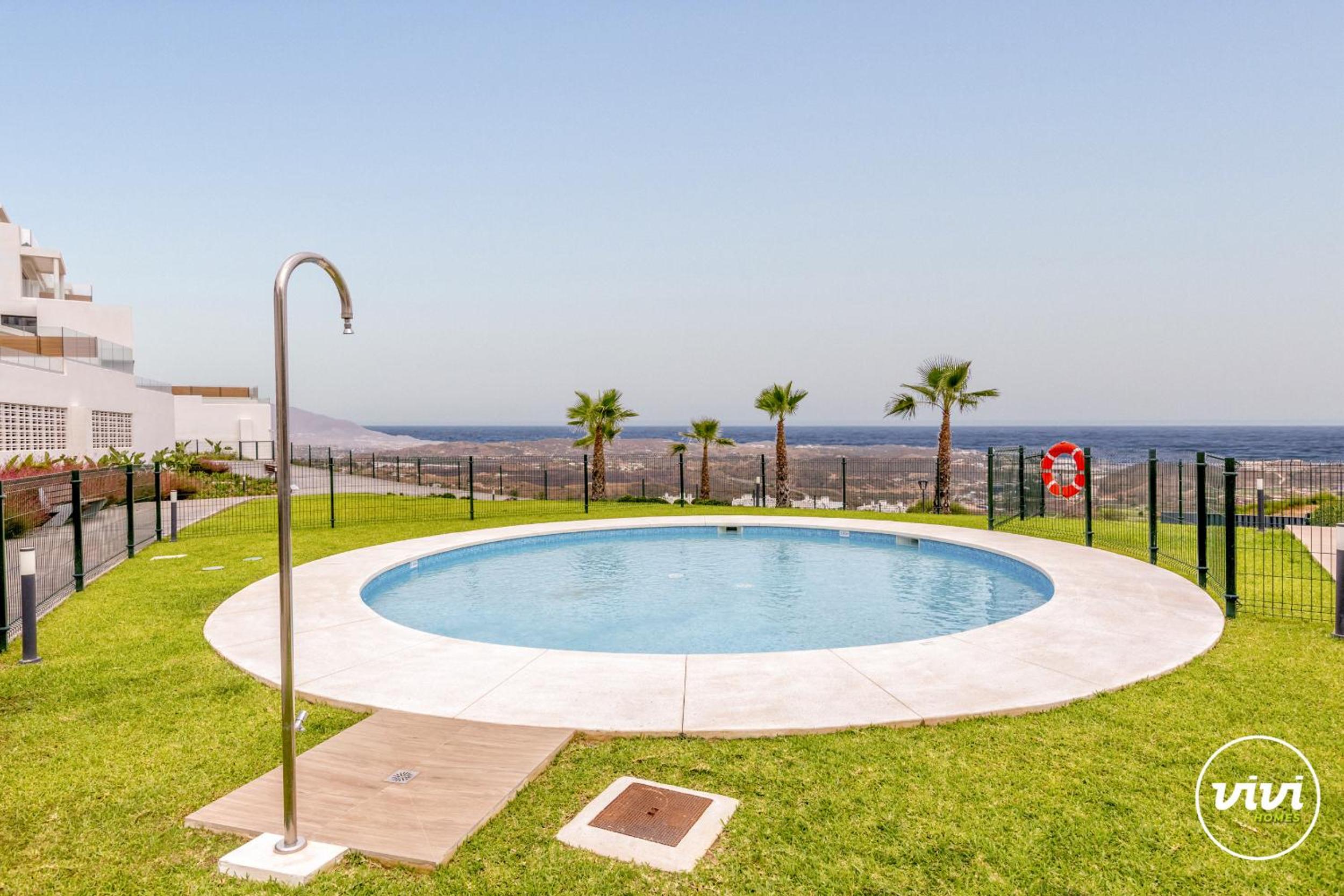 ViVi Homes - The Heights Pool, Gym, Sauna, Terrace & Sea View