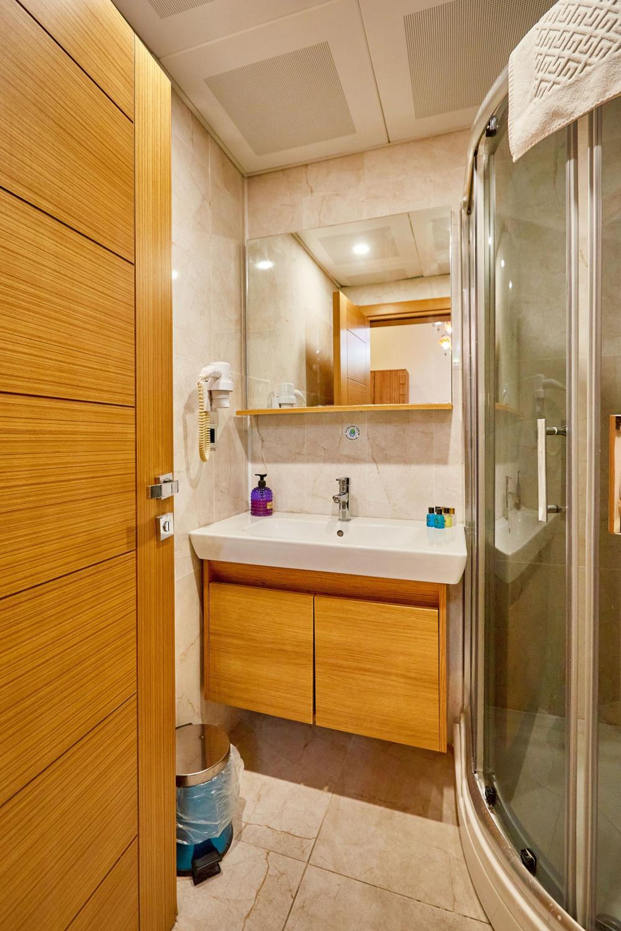 Ardey Otel - Image 185