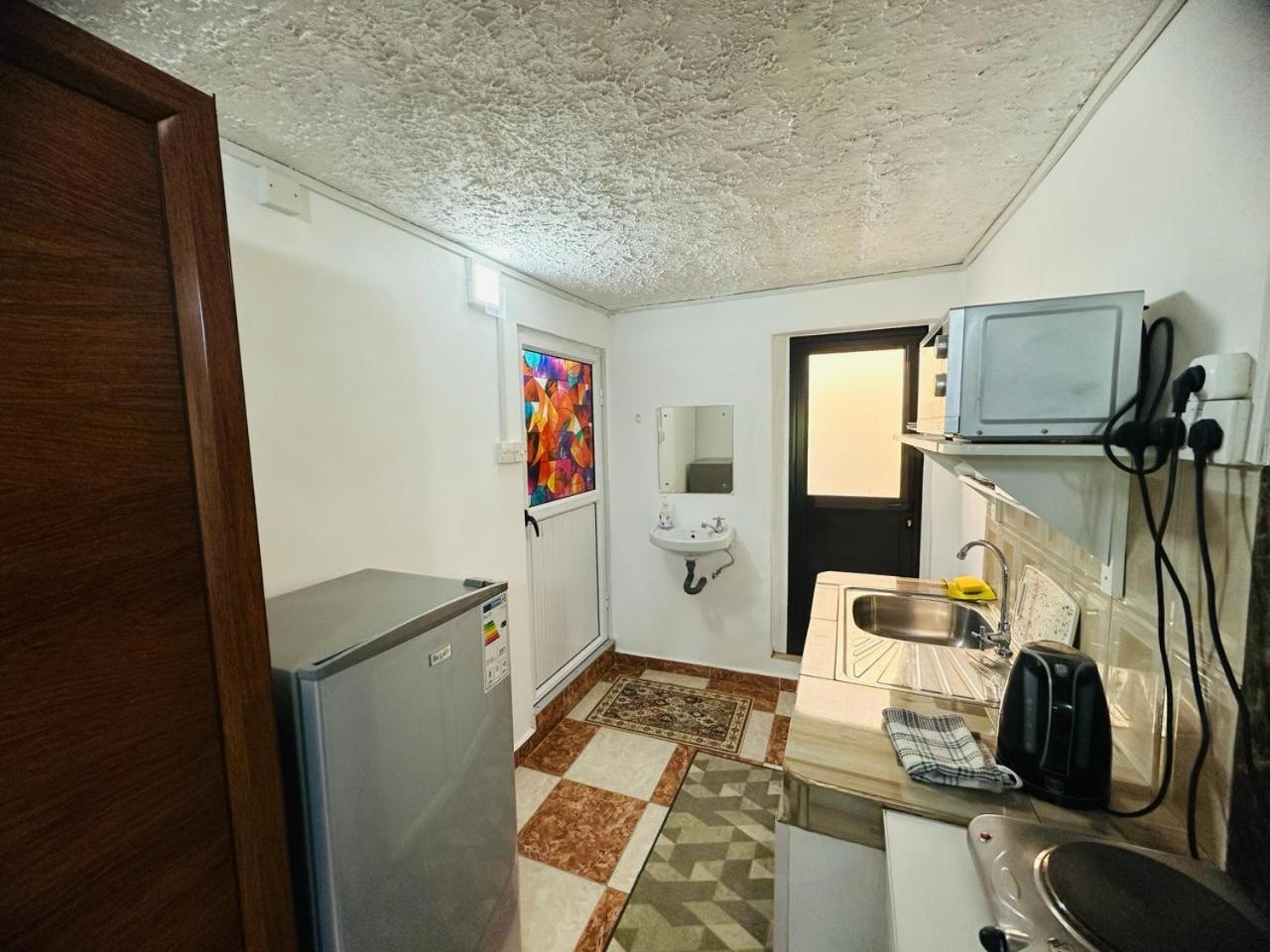 Verolux bedroom service view 5
