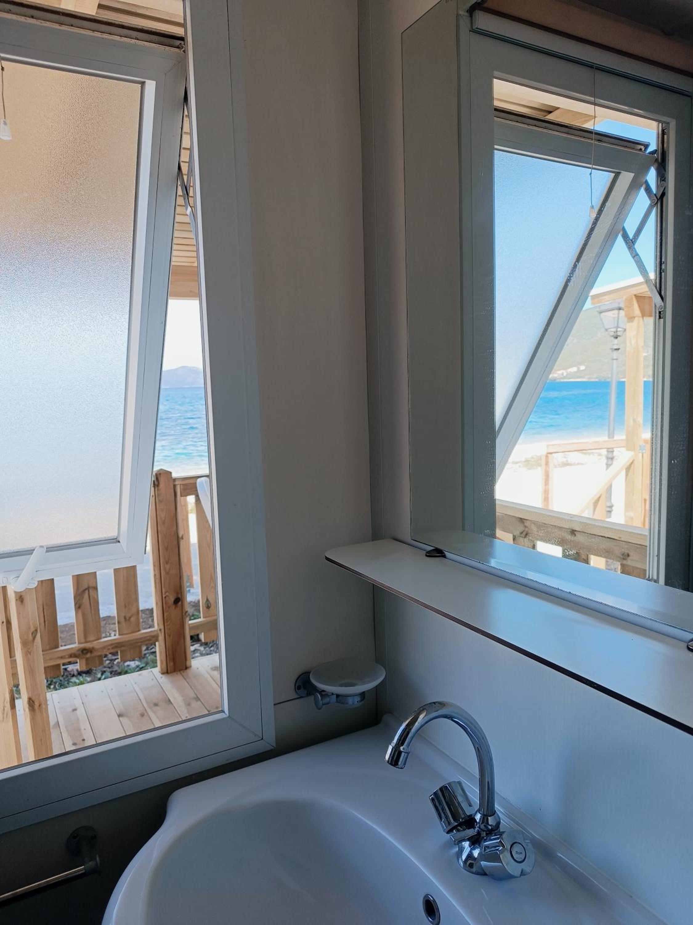 Camping Karavomilos