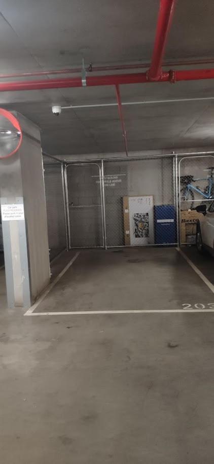 Centrally Located Modern Loft w Free Parking, Infinity Pool, Workspace