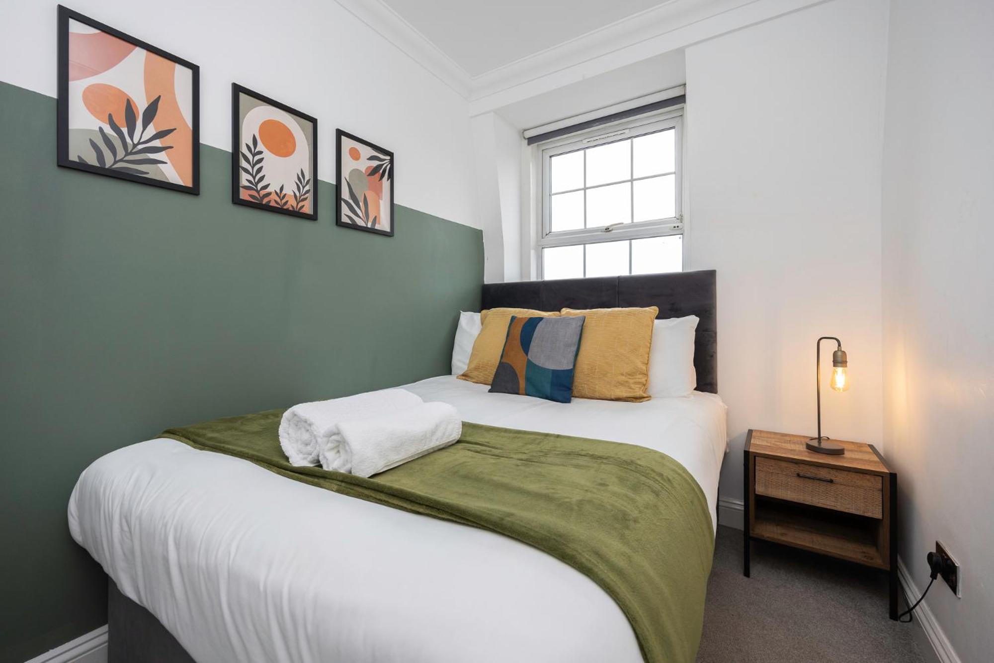 Stunning Two Bedroom Brighton Penthouse