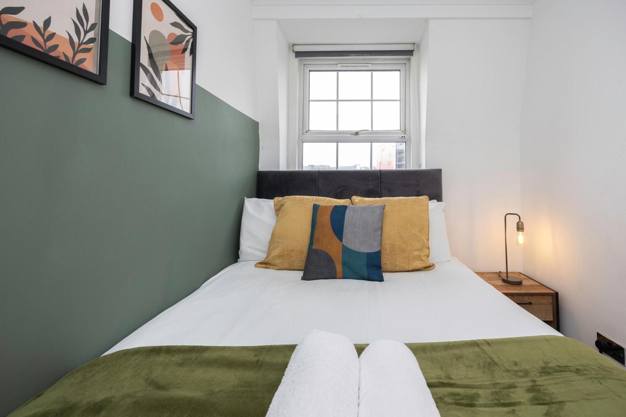 Stunning Two Bedroom Brighton Penthouse