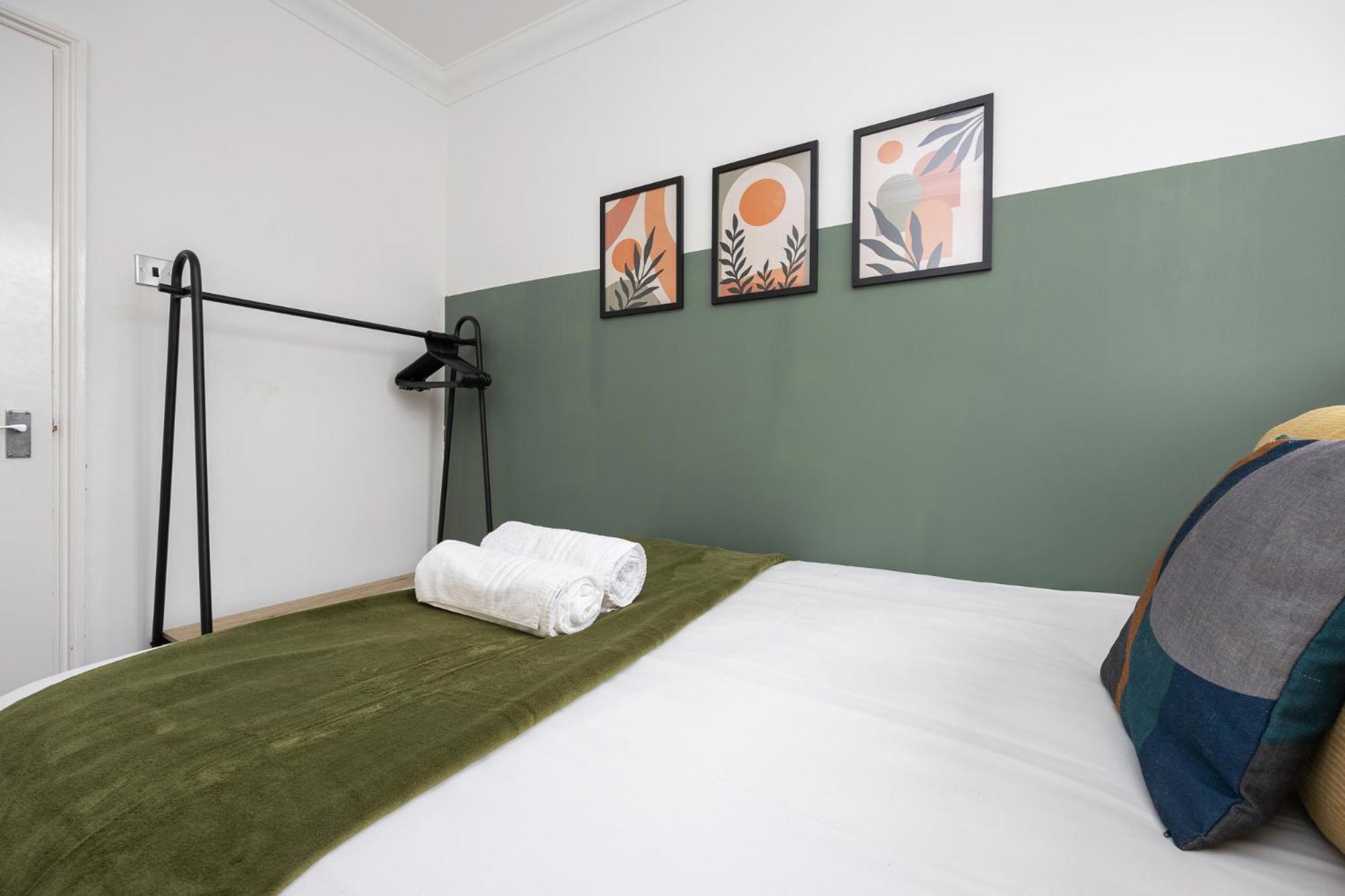 Stunning Two Bedroom Brighton Penthouse
