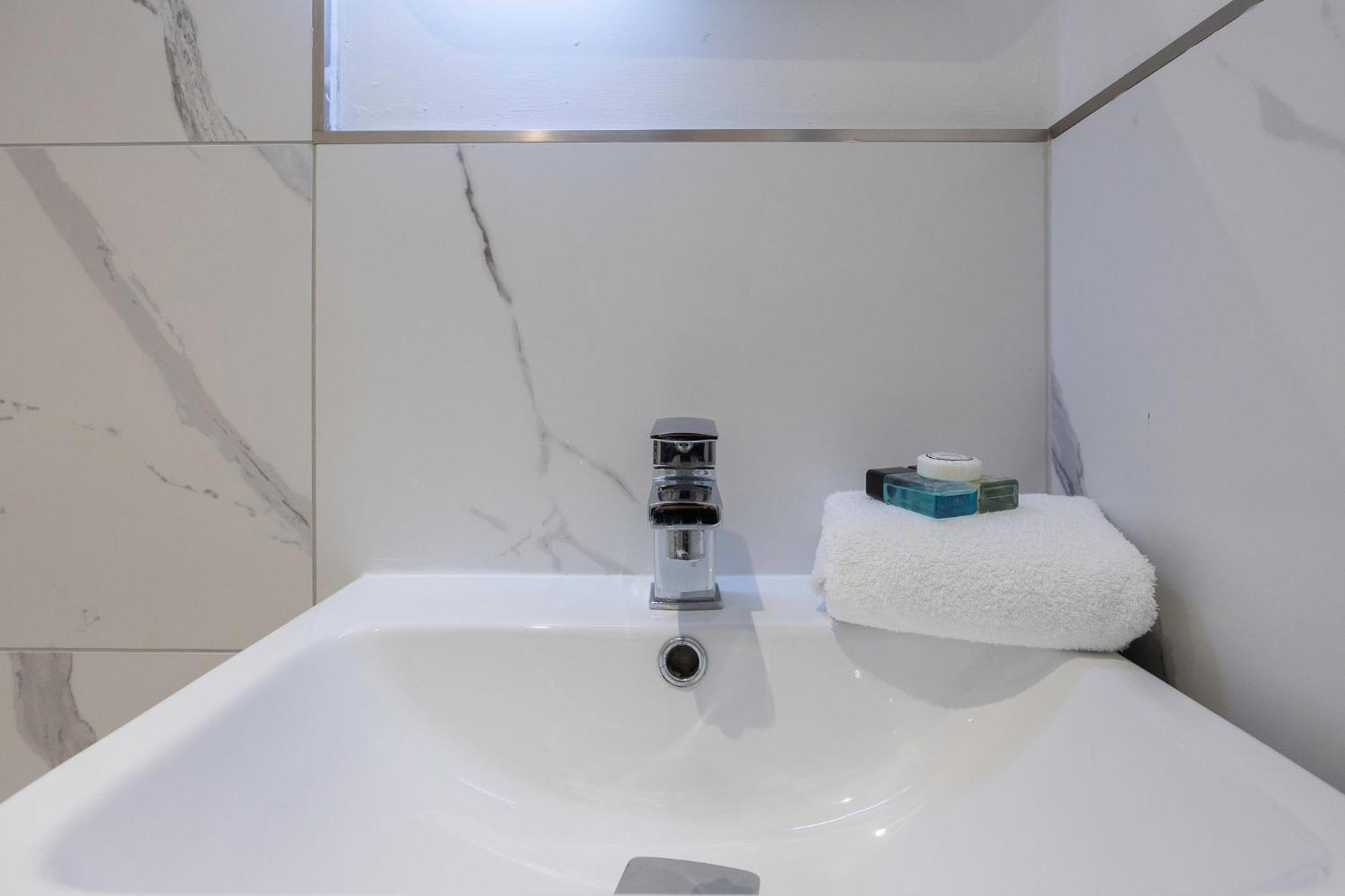 Stunning Two Bedroom Brighton Penthouse