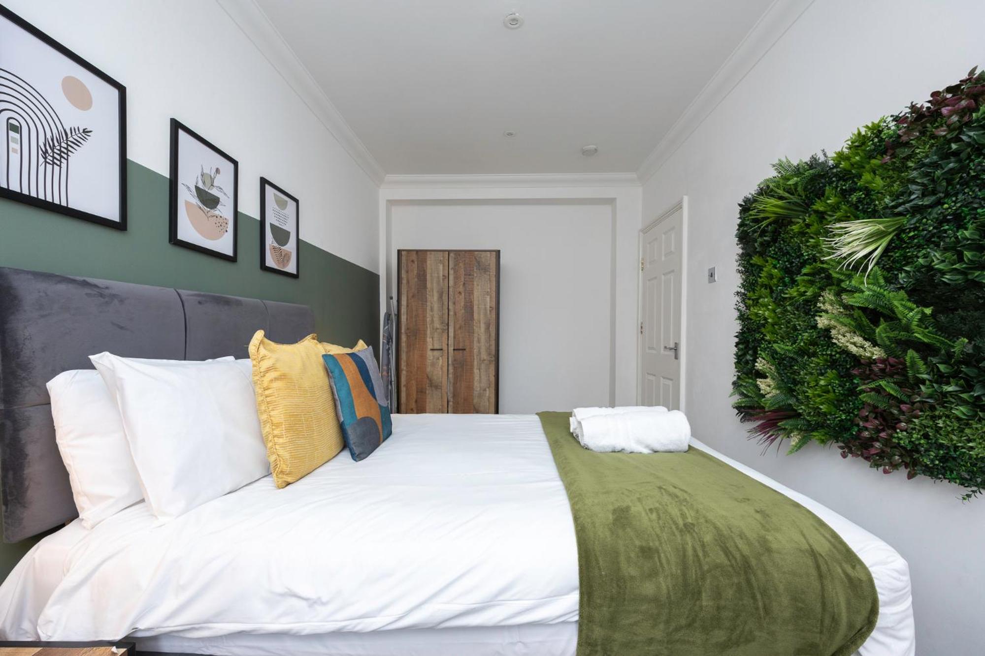 Stunning Two Bedroom Brighton Penthouse