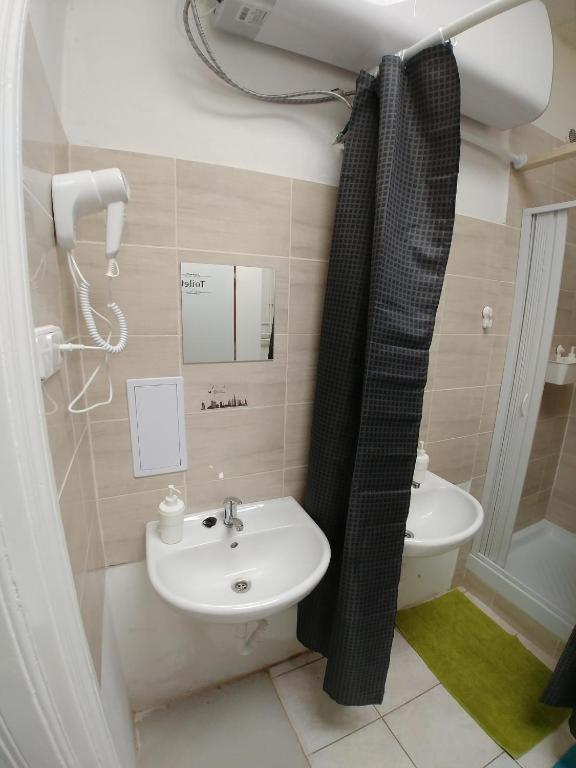 Cozy rooms, 10 min by walk to the Center