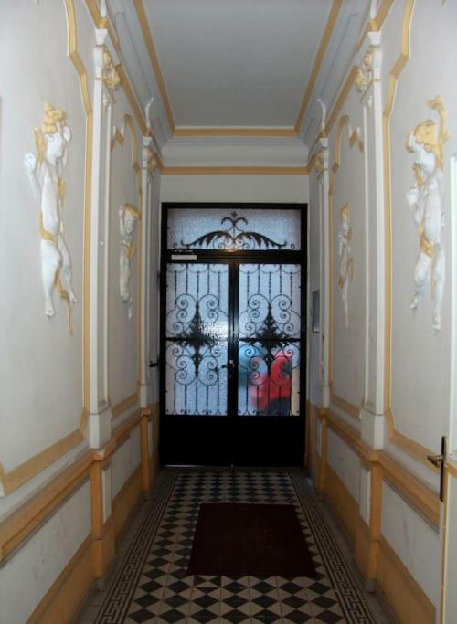 Vienna-Flats self check-in