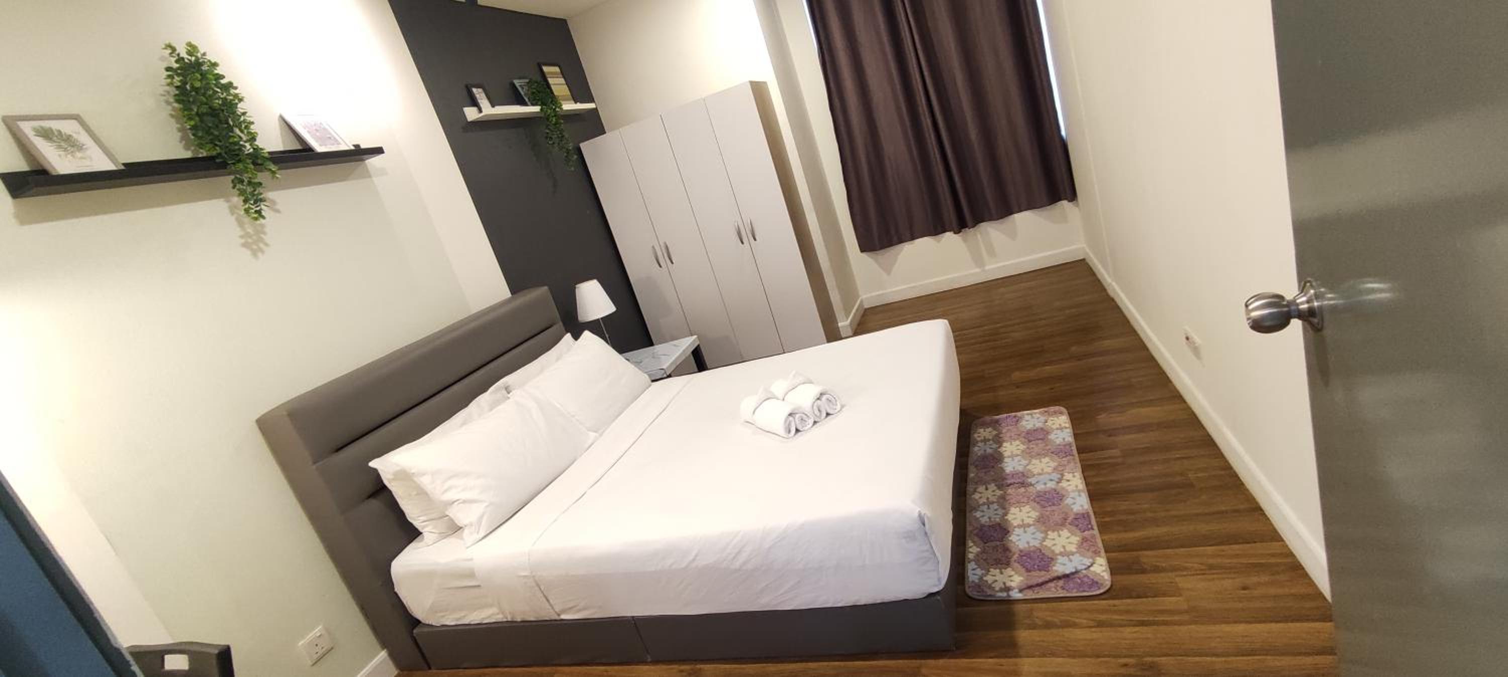 Mercu Summer Suites by Cozy place