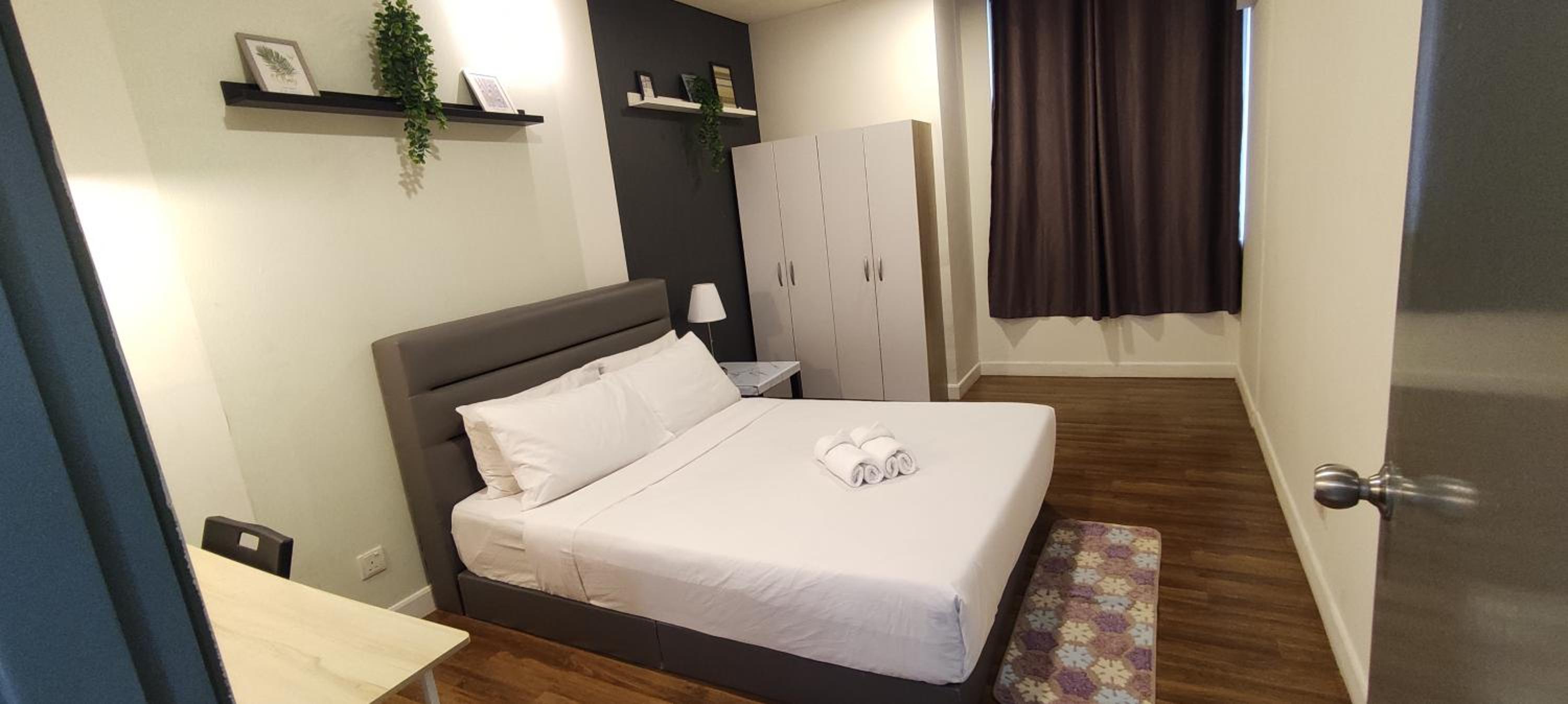 Mercu Summer Suites by Cozy place