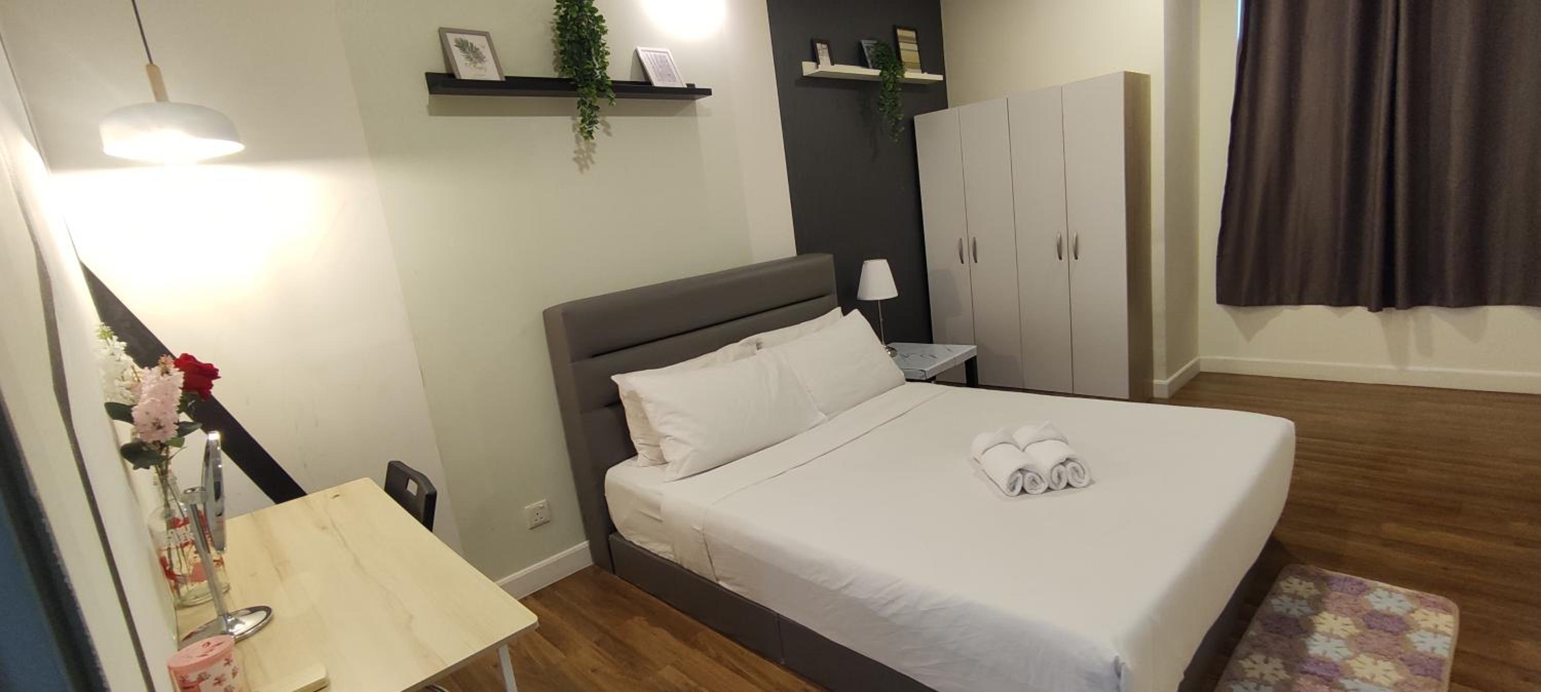 Mercu Summer Suites by Cozy place