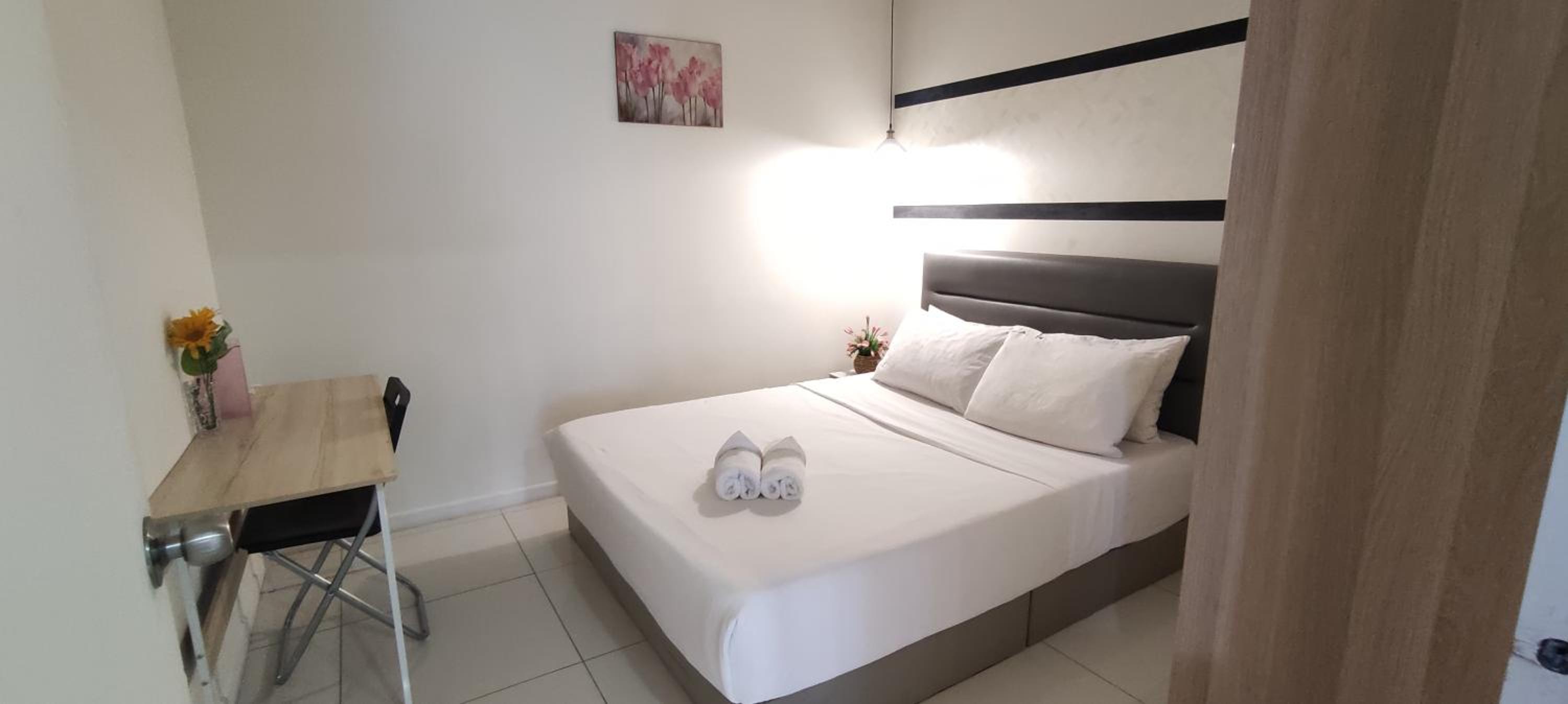 Mercu Summer Suites by Cozy place