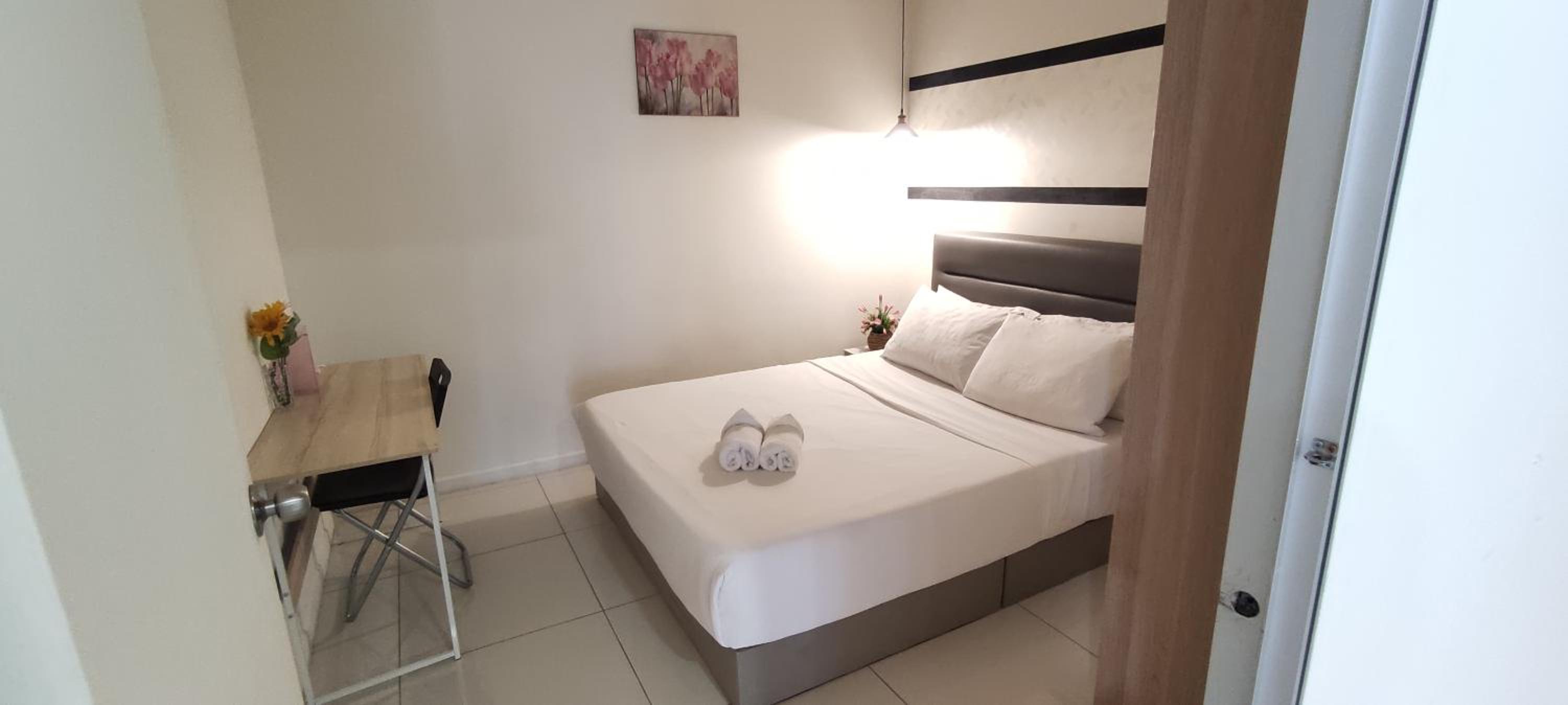 Mercu Summer Suites by Cozy place