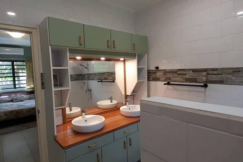 Comfortabele vakantiewoning in Wanica, Suriname view 2
