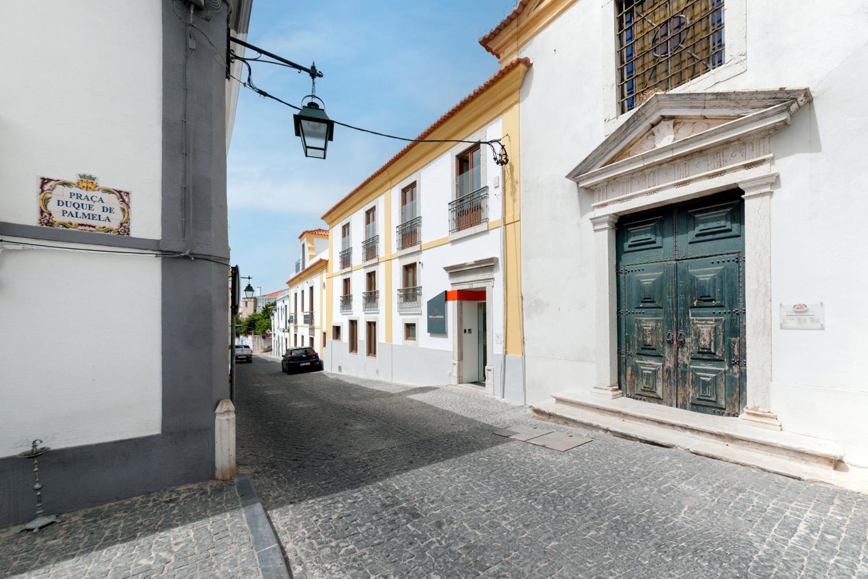 Porta da Arrábida Suites