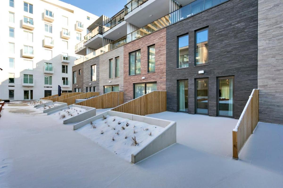 Luxurious new town-house at 100 meters from beach in prestigious O'Sea-project