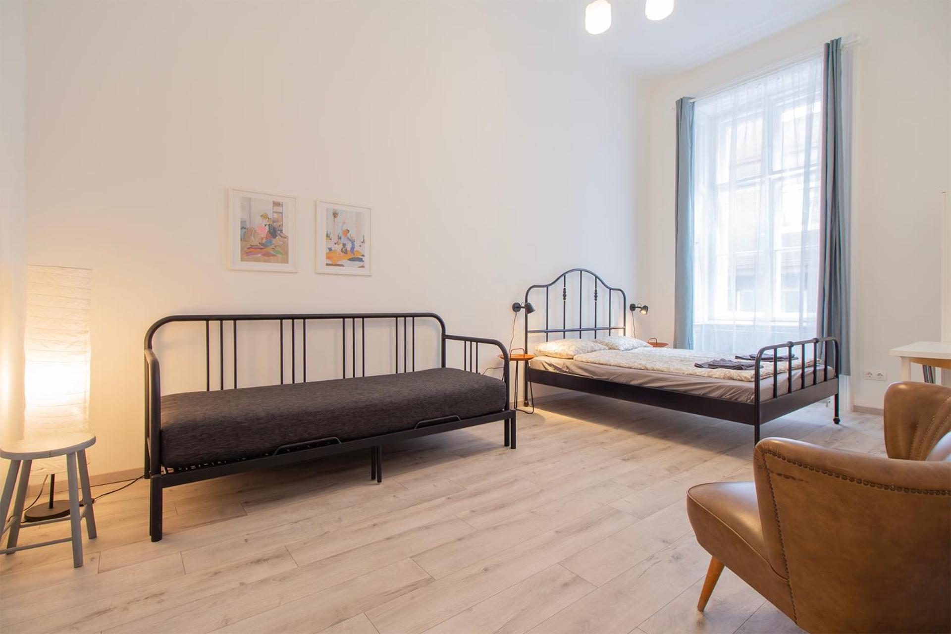 Dohány Apartment with 3BEDROOM 1,5BATH - 9PEOPLE view 2