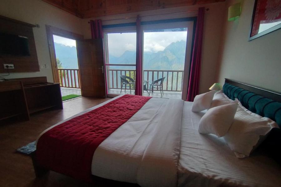 Satine Resort Auli view 4