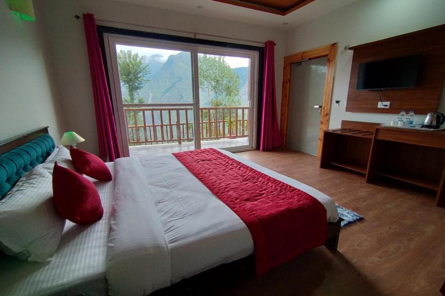 Satine Resort Auli view 5